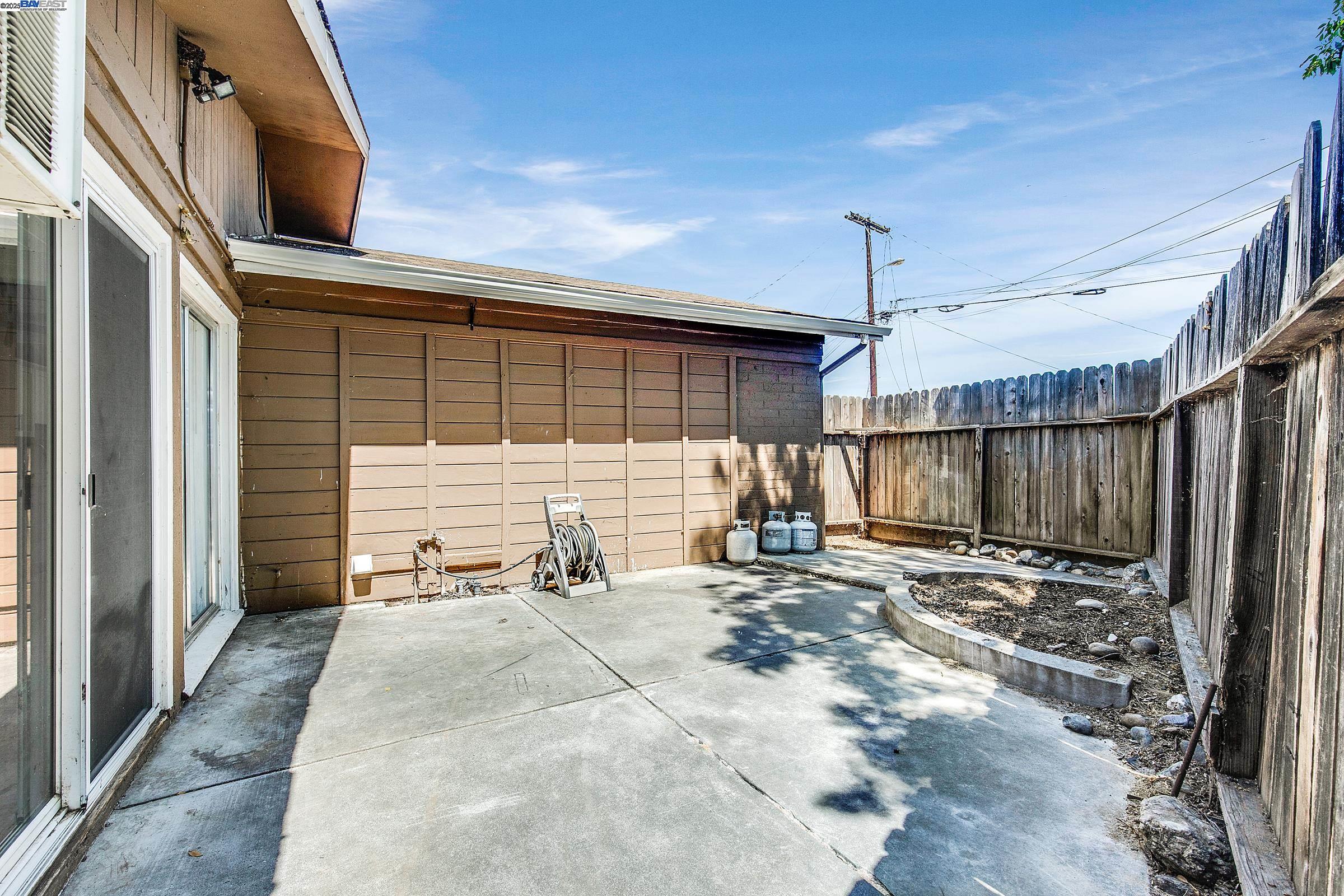 Detail Gallery Image 23 of 25 For 1167 Holmes Court, Livermore,  CA 94551 - 2 Beds | 1 Baths