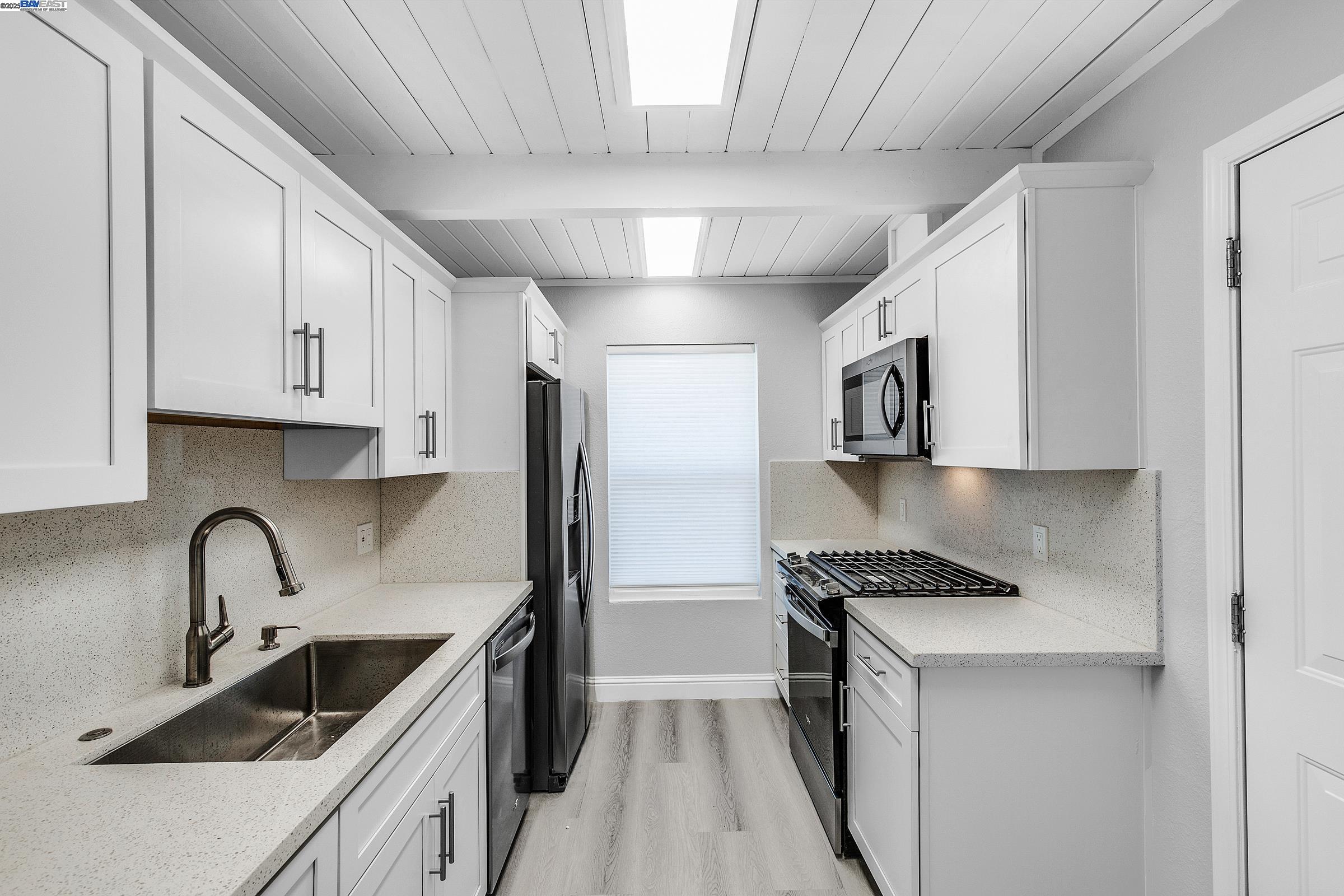 Detail Gallery Image 7 of 25 For 1167 Holmes Court, Livermore,  CA 94551 - 2 Beds | 1 Baths