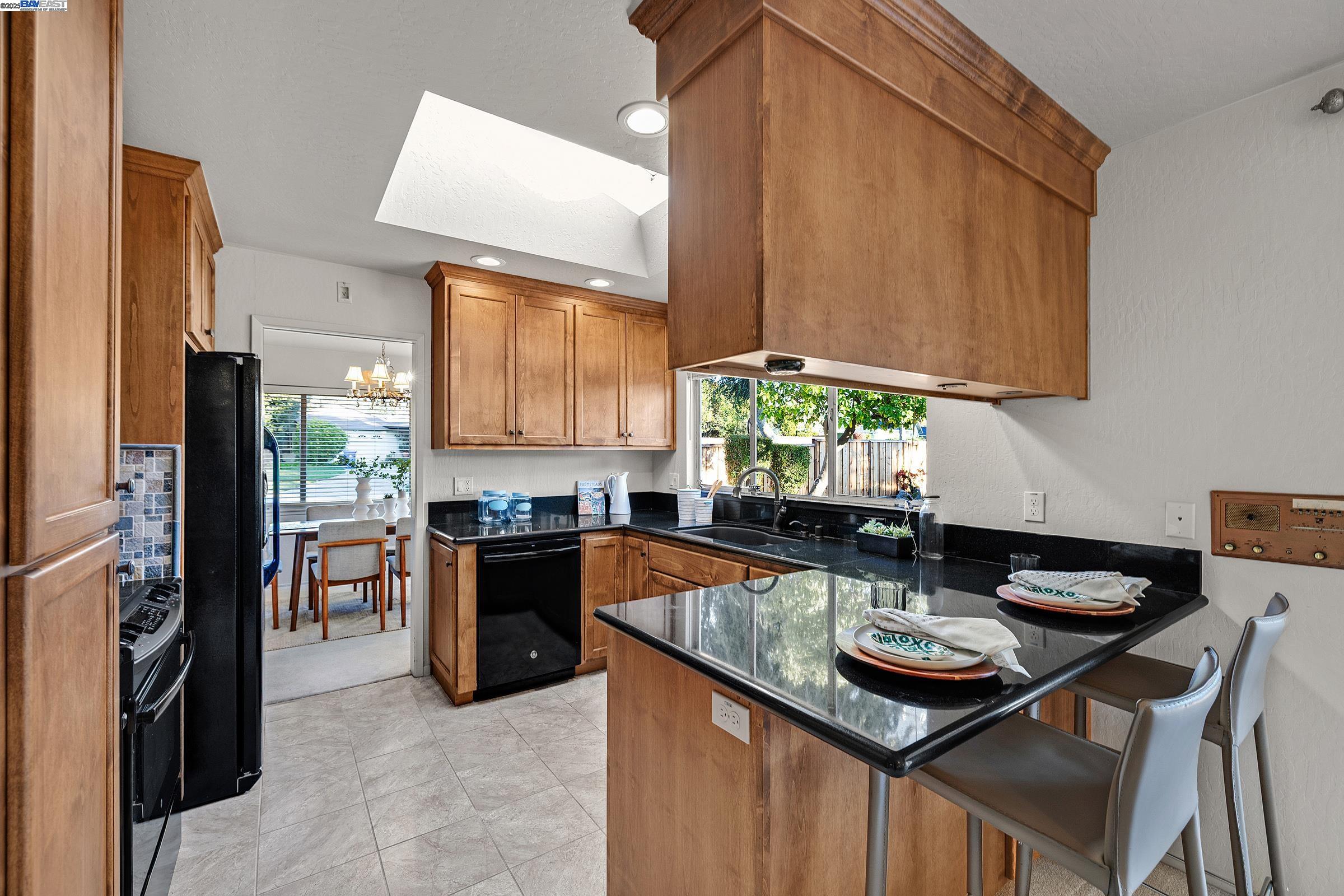 Detail Gallery Image 4 of 43 For 41506 Chadbourne Dr, Fremont,  CA 94539 - 3 Beds | 2 Baths