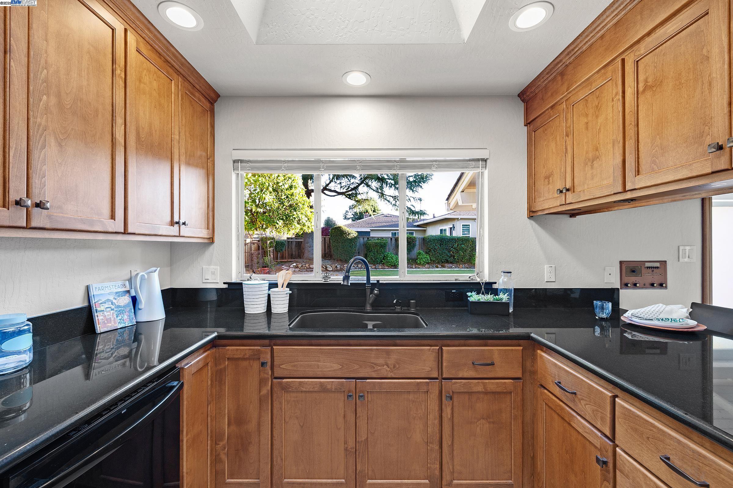 Detail Gallery Image 6 of 43 For 41506 Chadbourne Dr, Fremont,  CA 94539 - 3 Beds | 2 Baths