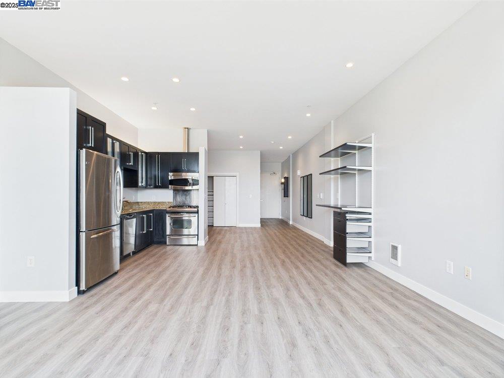Detail Gallery Image 2 of 54 For 1001 46th St #220,  Emeryville,  CA 94608 - 1 Beds | 1 Baths