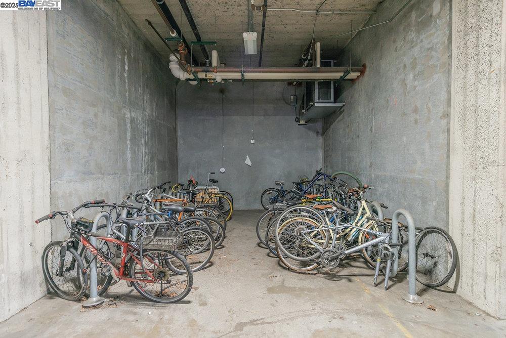 Detail Gallery Image 47 of 54 For 1001 46th St #220,  Emeryville,  CA 94608 - 1 Beds | 1 Baths