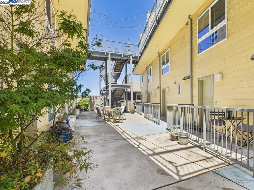 Detail Gallery Image 11 of 25 For 485 W Macarthur Blvd #201,  Oakland,  CA 94609 - 1 Beds | 1 Baths