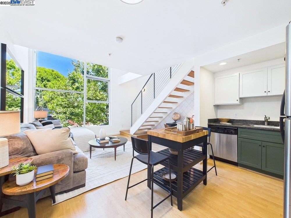 Detail Gallery Image 13 of 25 For 485 W Macarthur Blvd #201,  Oakland,  CA 94609 - 1 Beds | 1 Baths