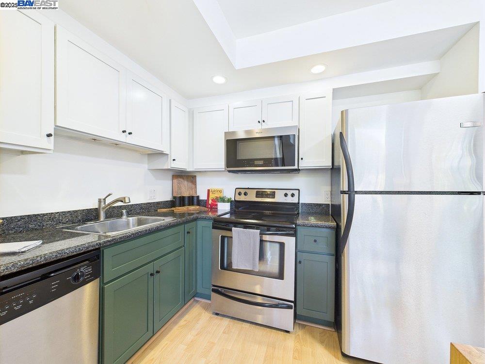 Detail Gallery Image 14 of 25 For 485 W Macarthur Blvd #201,  Oakland,  CA 94609 - 1 Beds | 1 Baths