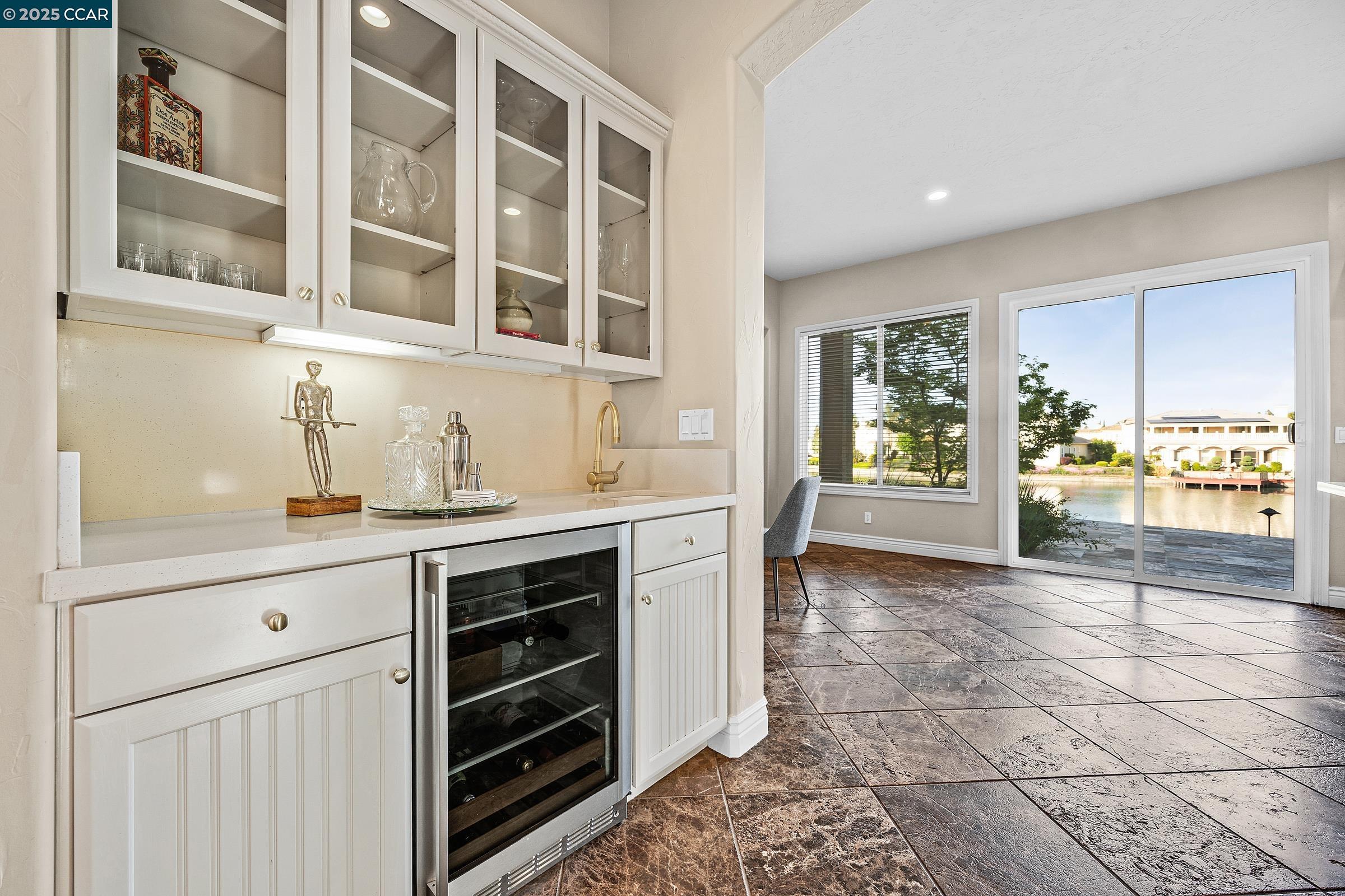 Detail Gallery Image 17 of 60 For 5717 Saint Andrews Dr, Stockton,  CA 95219 - 3 Beds | 3/1 Baths