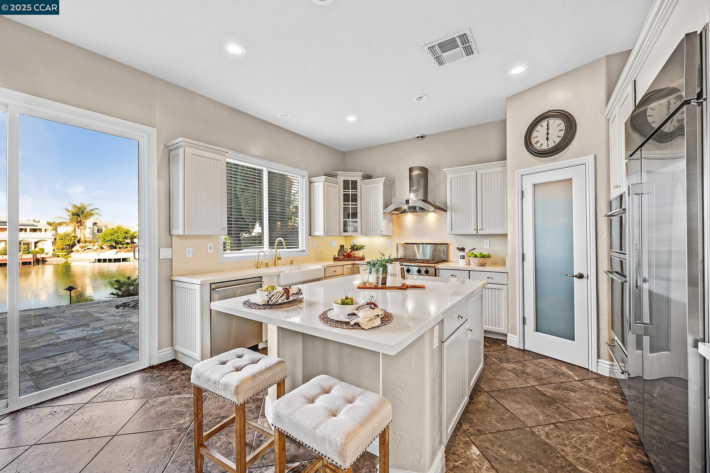 Detail Gallery Image 18 of 60 For 5717 Saint Andrews Dr, Stockton,  CA 95219 - 3 Beds | 3/1 Baths