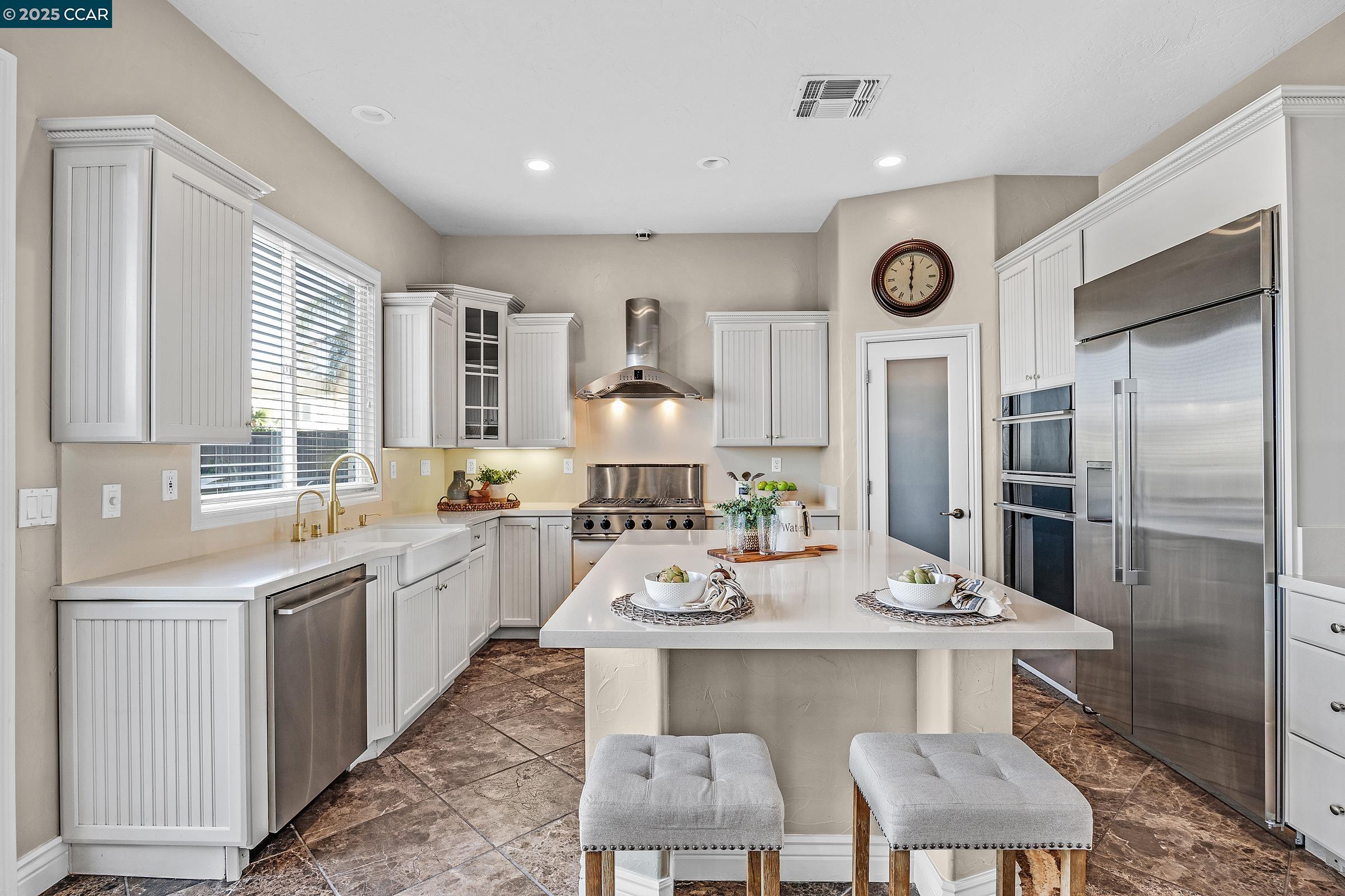 Detail Gallery Image 19 of 60 For 5717 Saint Andrews Dr, Stockton,  CA 95219 - 3 Beds | 3/1 Baths