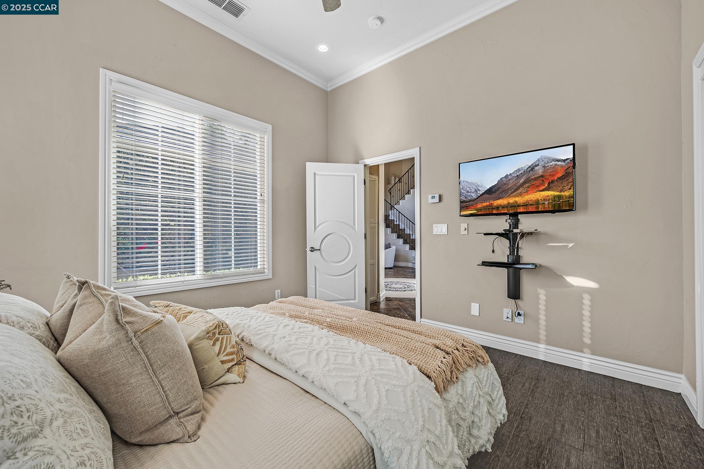 Detail Gallery Image 28 of 60 For 5717 Saint Andrews Dr, Stockton,  CA 95219 - 3 Beds | 3/1 Baths