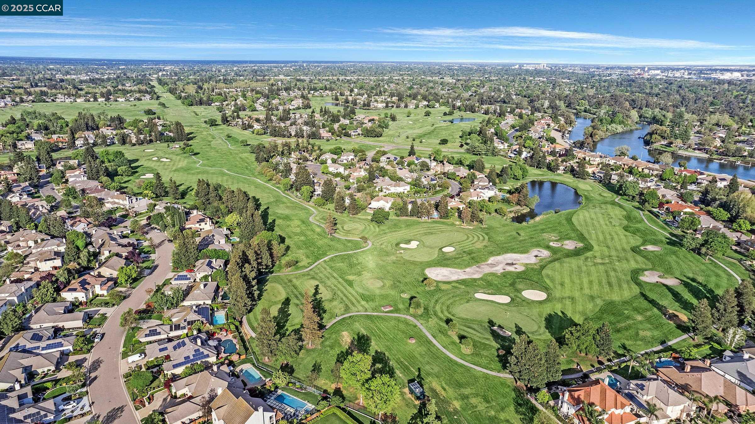 Detail Gallery Image 8 of 60 For 5717 Saint Andrews Dr, Stockton,  CA 95219 - 3 Beds | 3/1 Baths