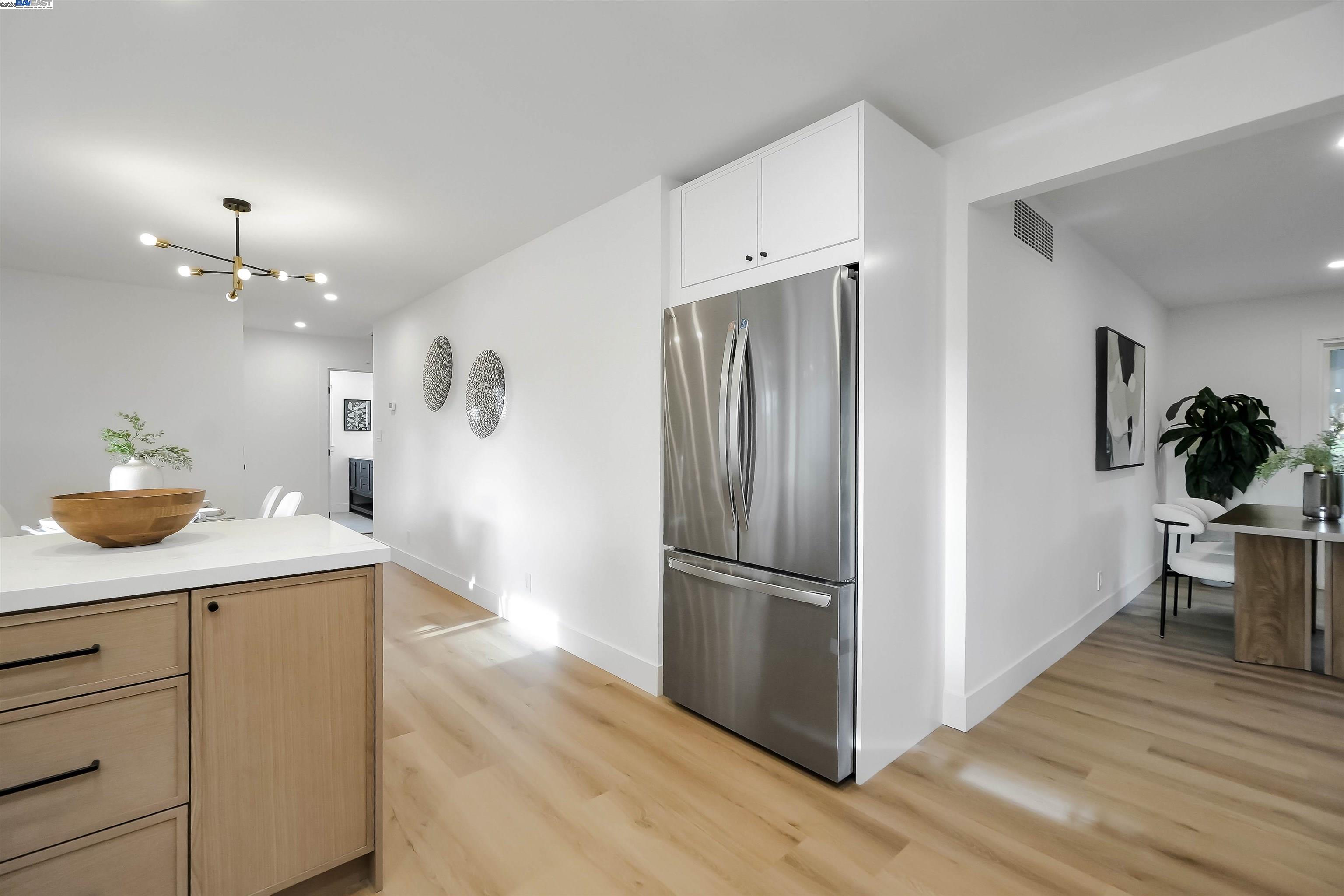 Detail Gallery Image 16 of 57 For 20255 Yeandle Ave, Castro Valley,  CA 94546 - 3 Beds | 2 Baths