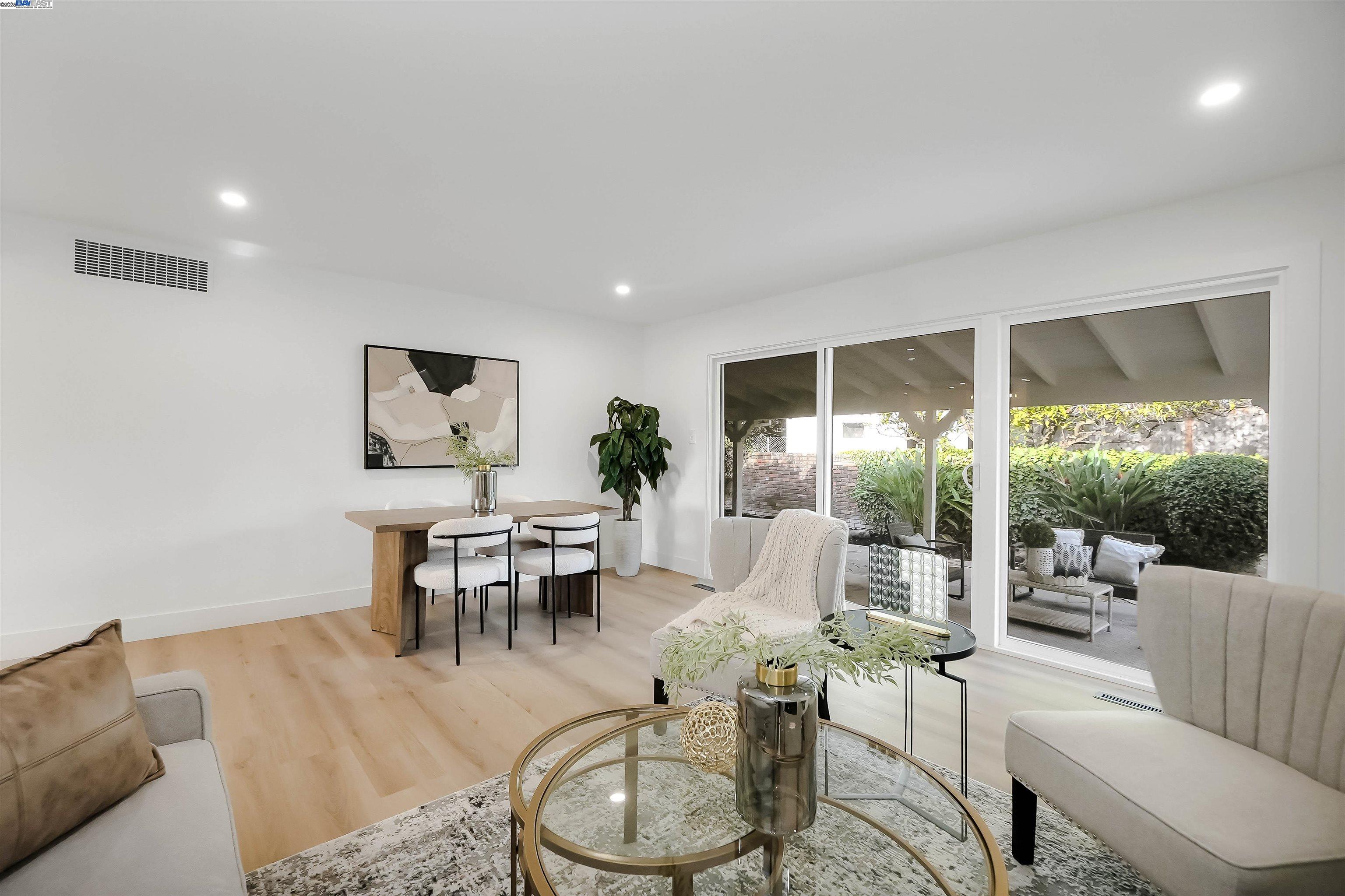 Detail Gallery Image 19 of 57 For 20255 Yeandle Ave, Castro Valley,  CA 94546 - 3 Beds | 2 Baths