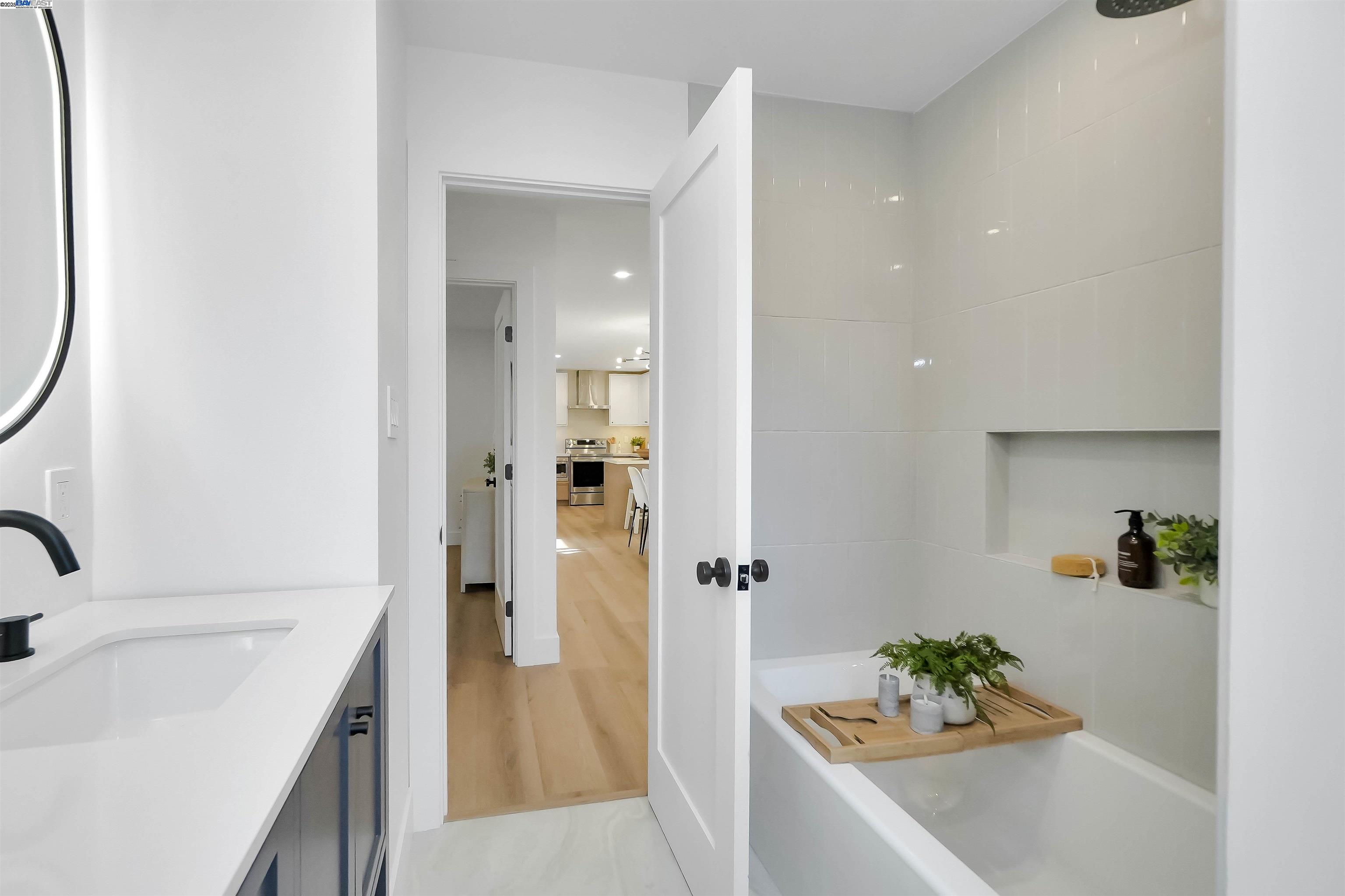 Detail Gallery Image 26 of 57 For 20255 Yeandle Ave, Castro Valley,  CA 94546 - 3 Beds | 2 Baths