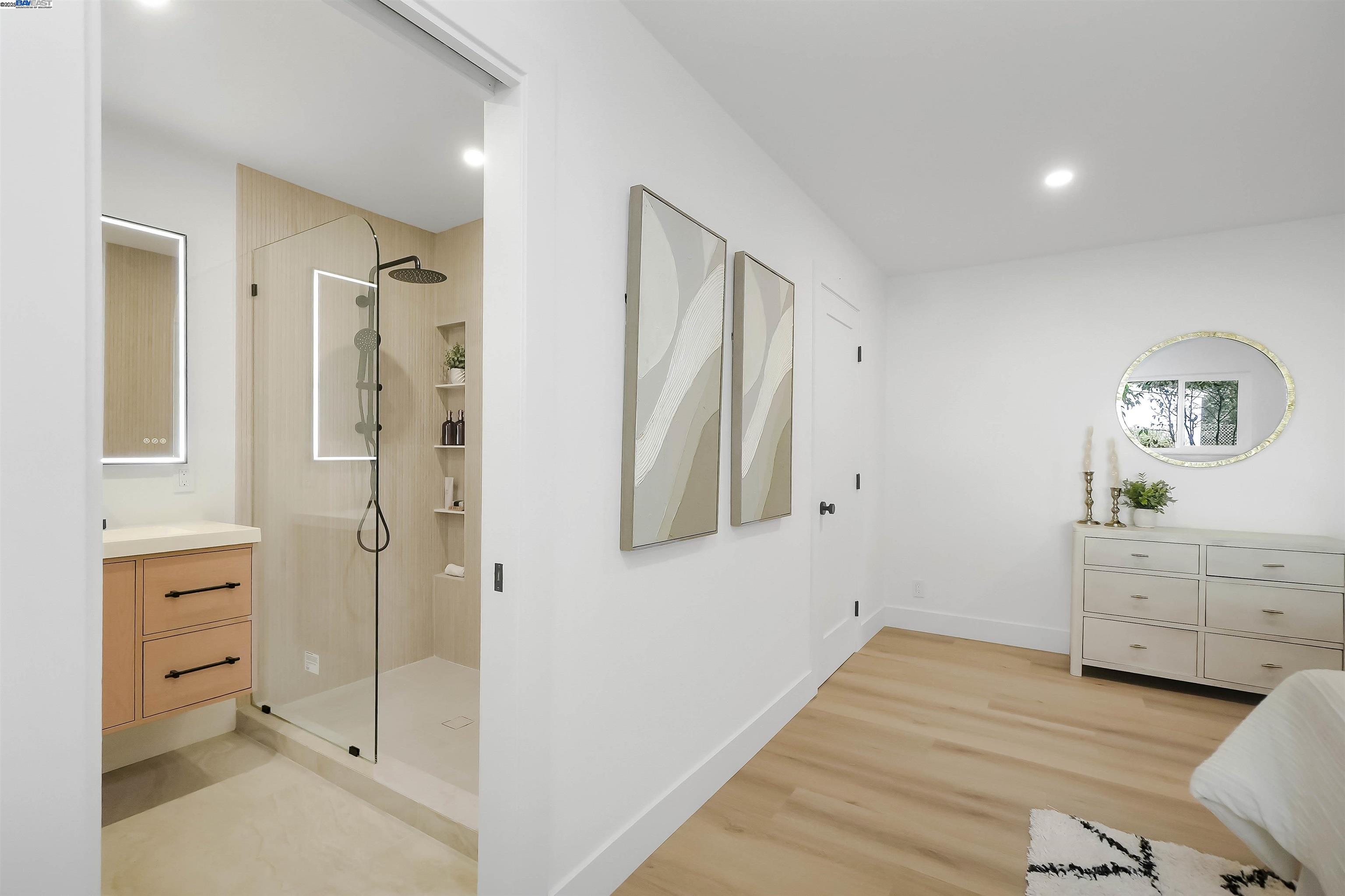 Detail Gallery Image 29 of 57 For 20255 Yeandle Ave, Castro Valley,  CA 94546 - 3 Beds | 2 Baths