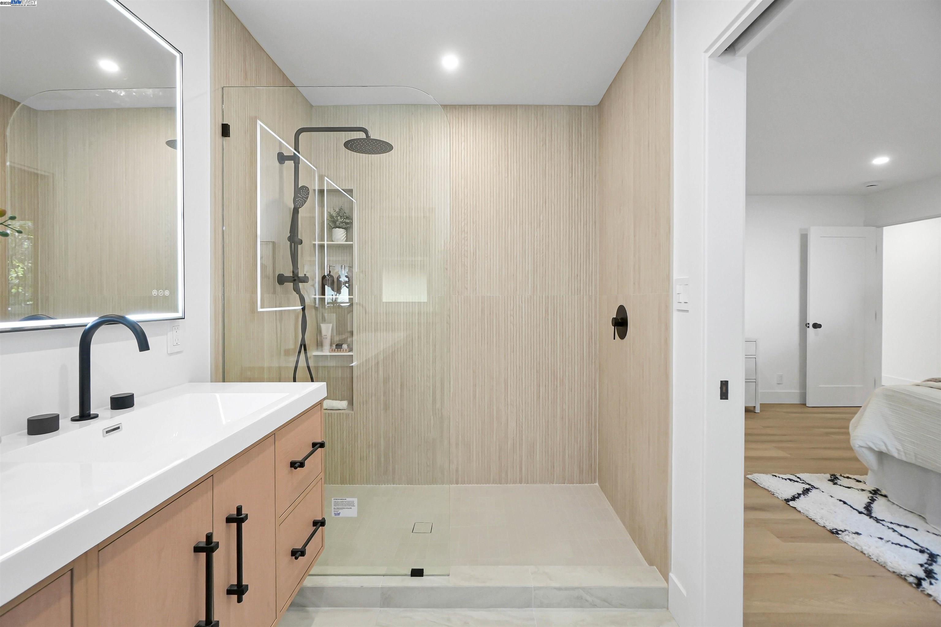 Detail Gallery Image 33 of 57 For 20255 Yeandle Ave, Castro Valley,  CA 94546 - 3 Beds | 2 Baths