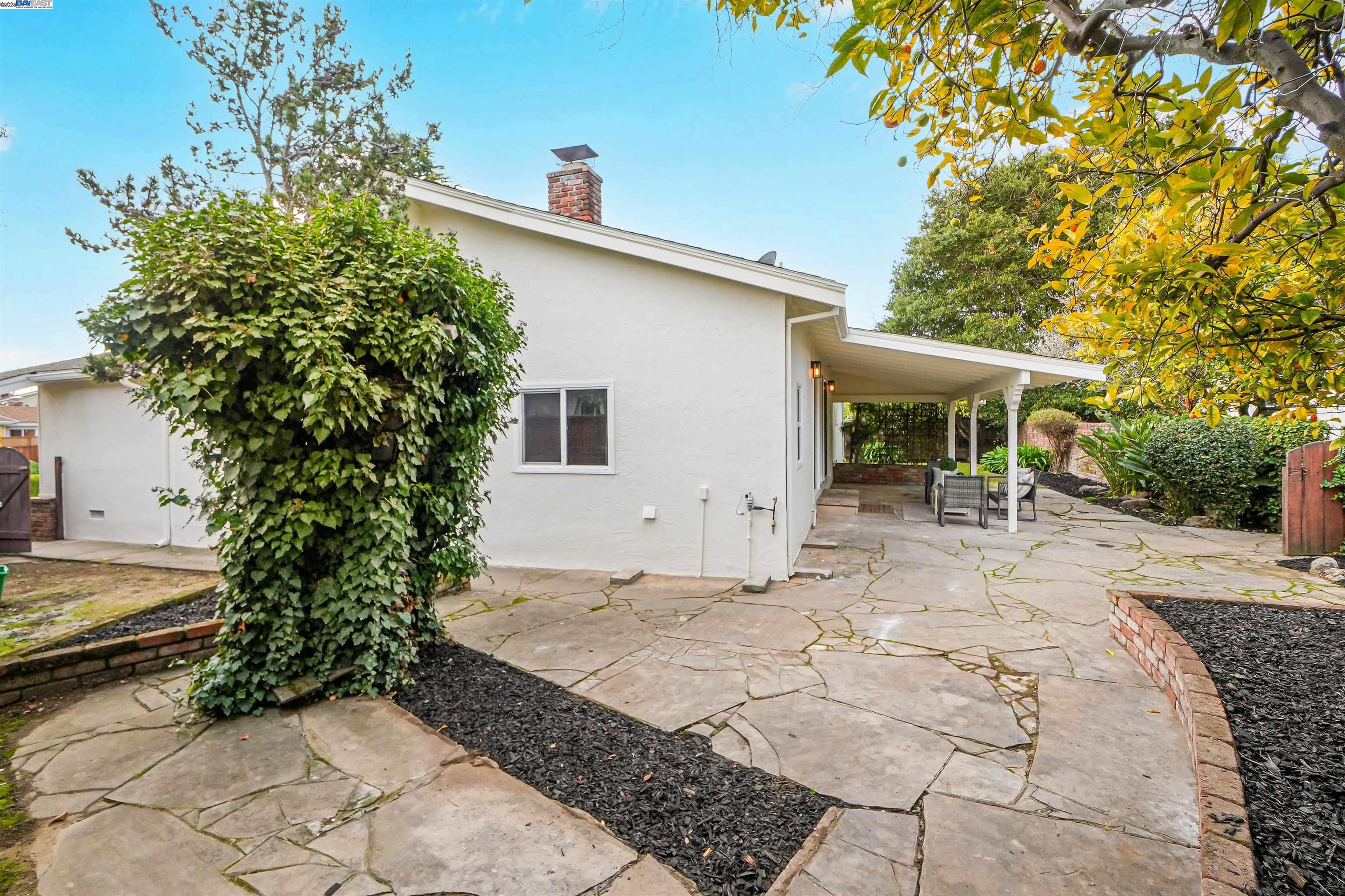 Detail Gallery Image 36 of 57 For 20255 Yeandle Ave, Castro Valley,  CA 94546 - 3 Beds | 2 Baths