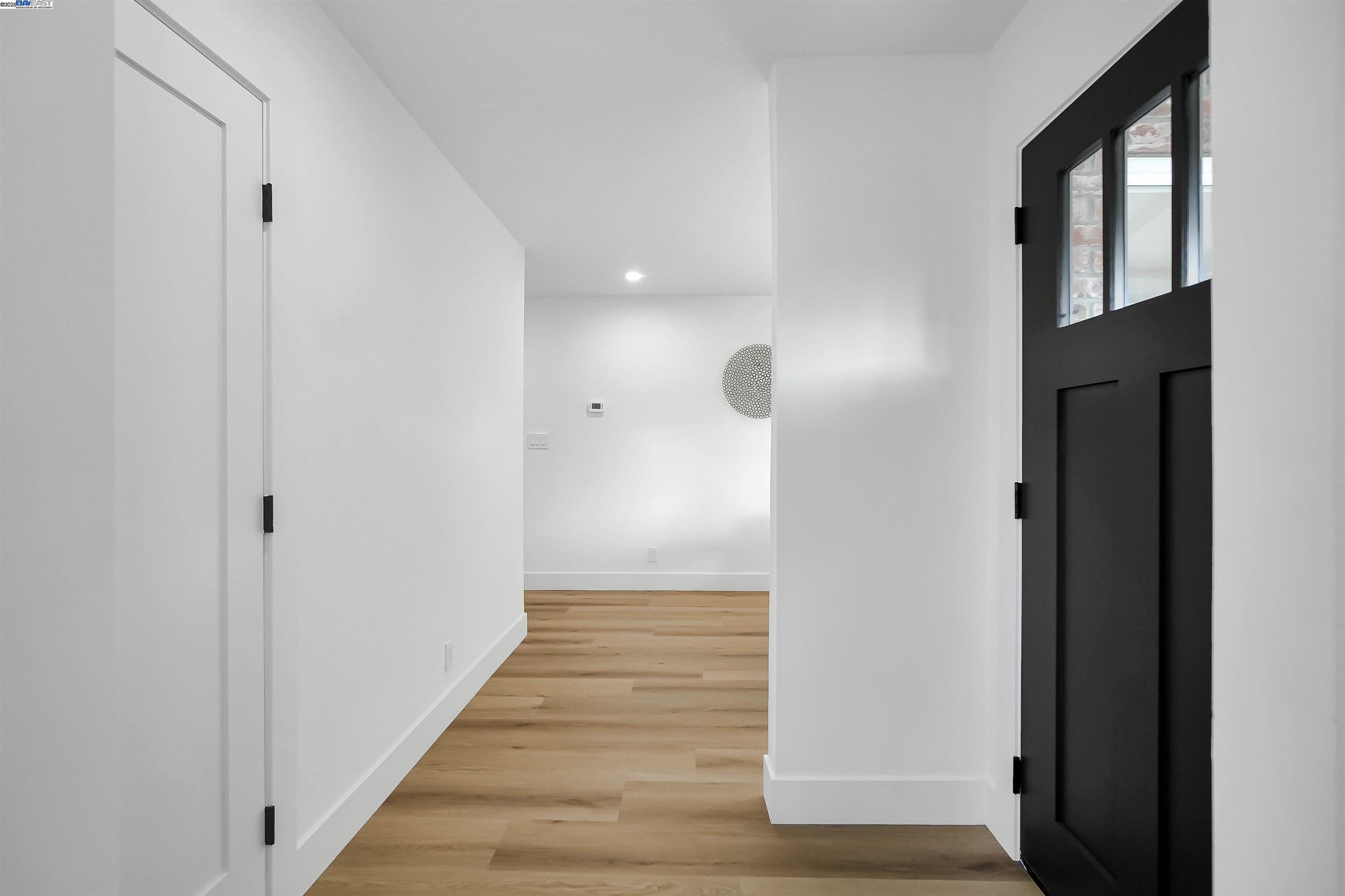 Detail Gallery Image 5 of 57 For 20255 Yeandle Ave, Castro Valley,  CA 94546 - 3 Beds | 2 Baths