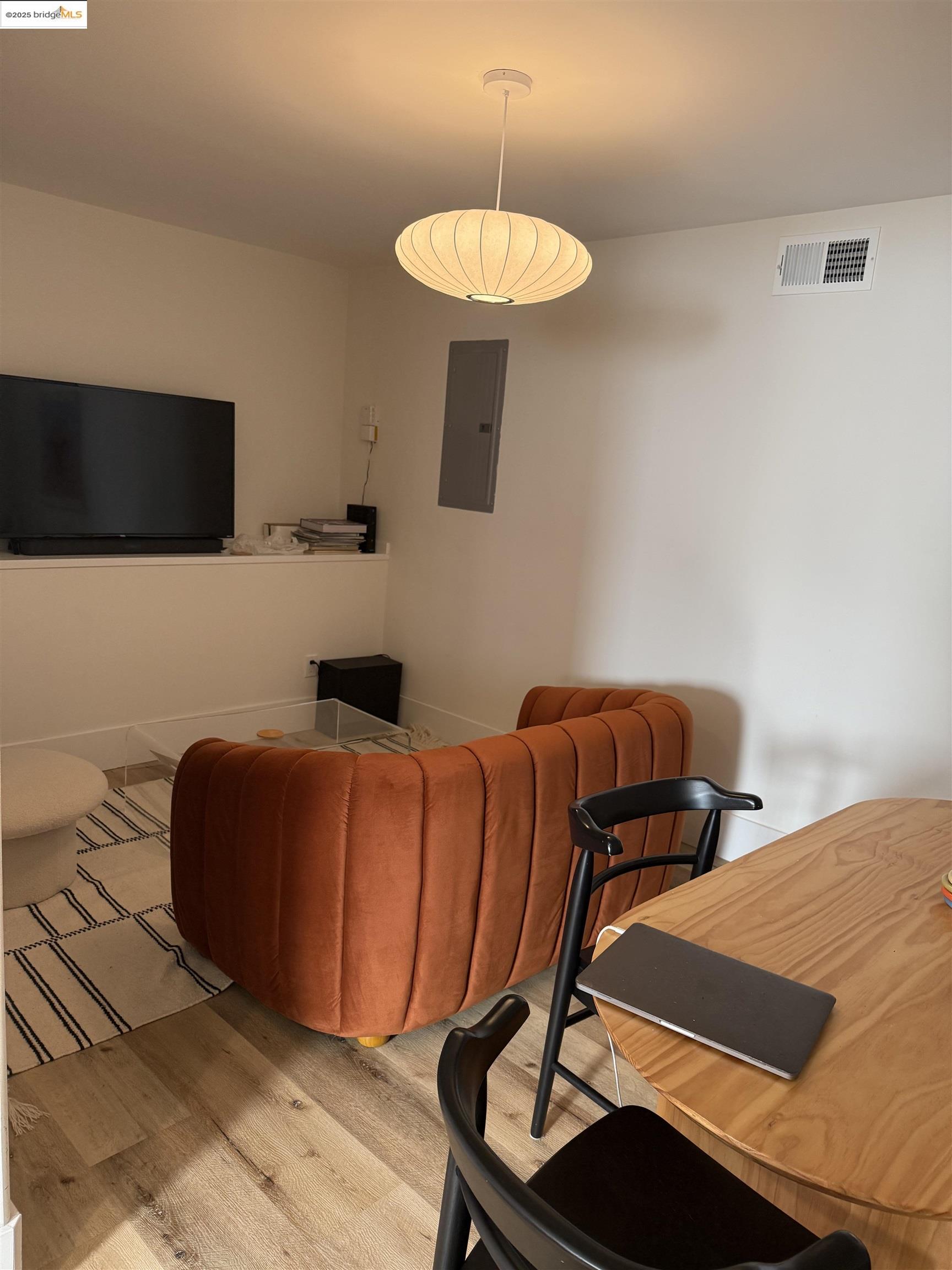 Detail Gallery Image 12 of 39 For 838 Vermont St, Oakland,  CA 94610 - 2 Beds | 2 Baths