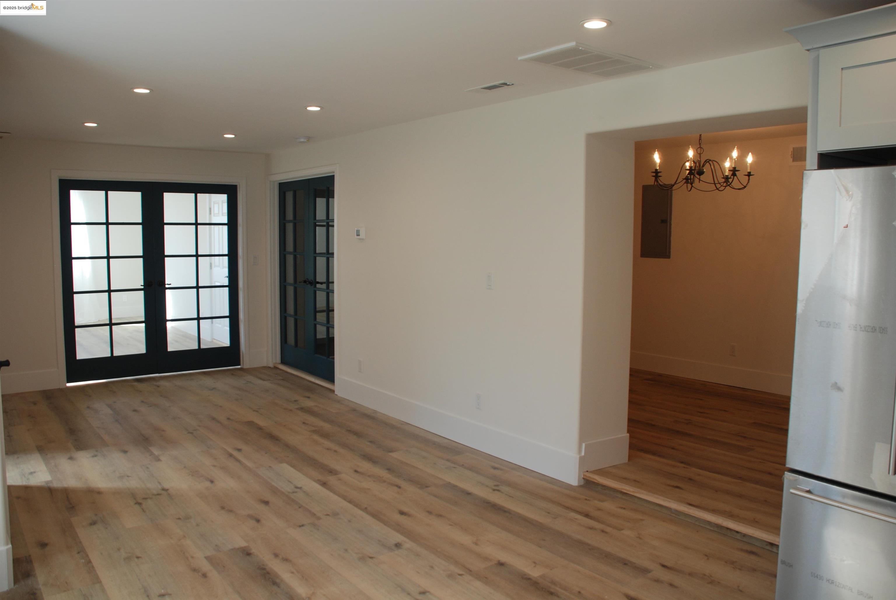 Detail Gallery Image 15 of 39 For 838 Vermont St, Oakland,  CA 94610 - 2 Beds | 2 Baths