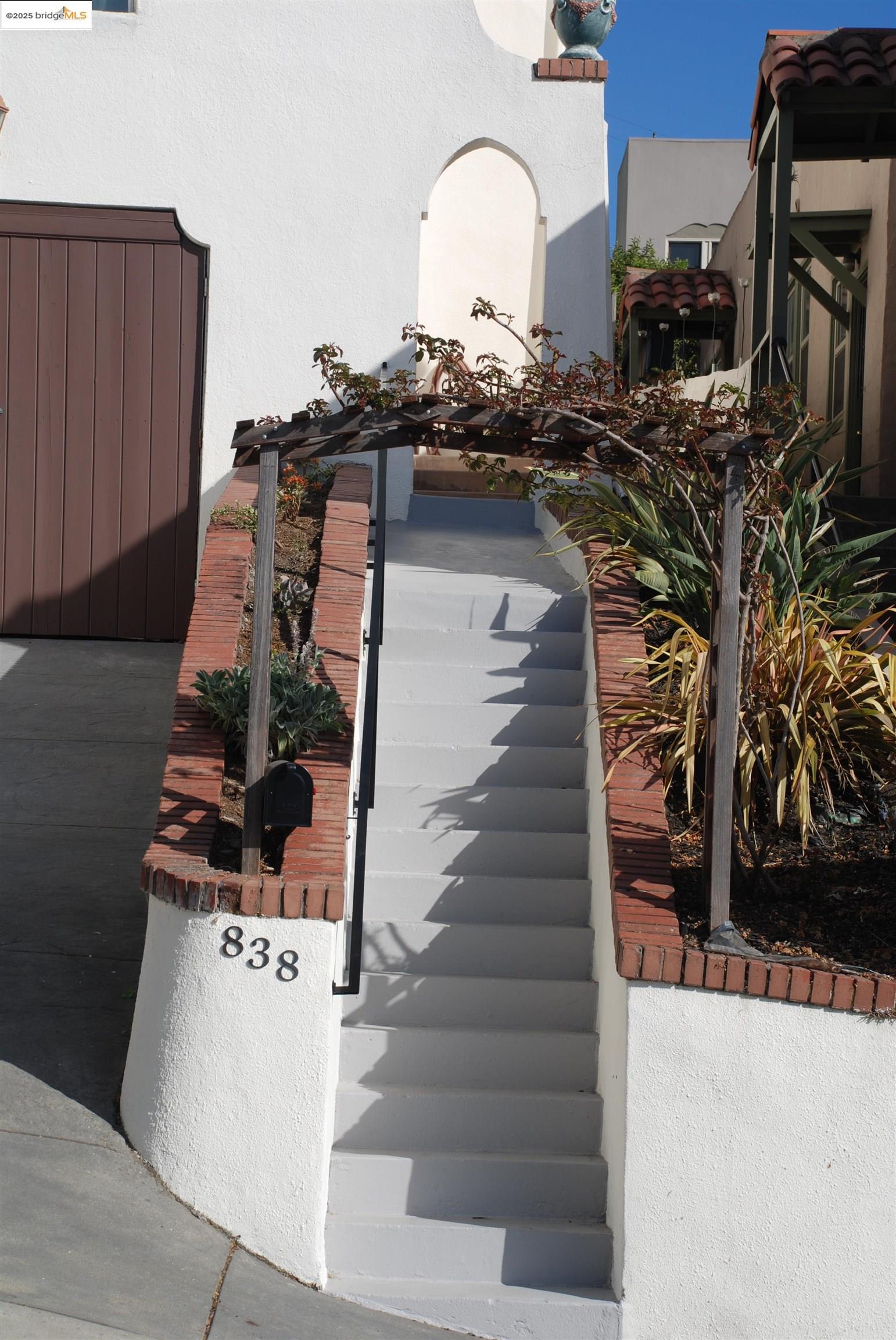 Detail Gallery Image 31 of 39 For 838 Vermont St, Oakland,  CA 94610 - 2 Beds | 2 Baths