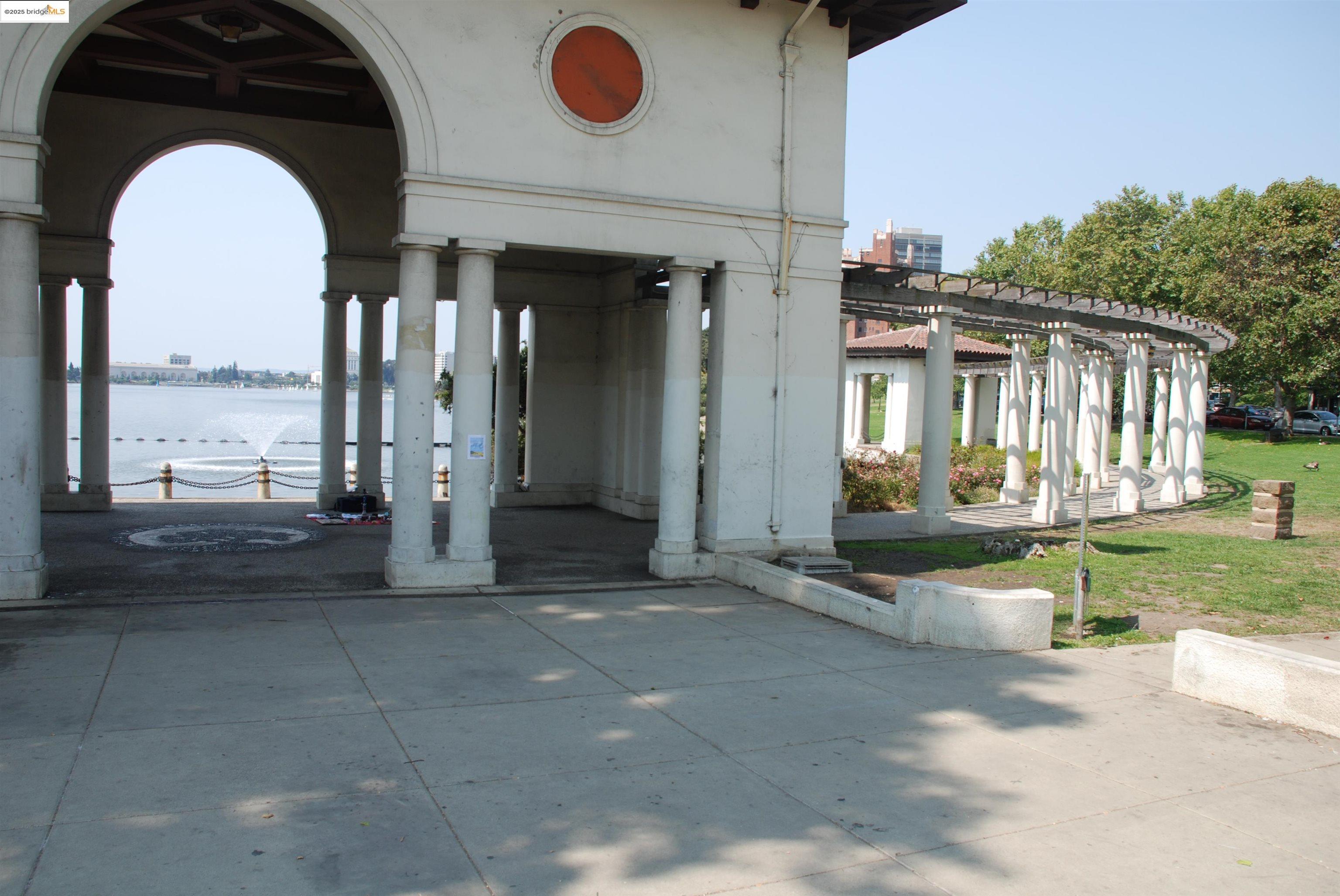 Detail Gallery Image 35 of 39 For 838 Vermont St, Oakland,  CA 94610 - 2 Beds | 2 Baths