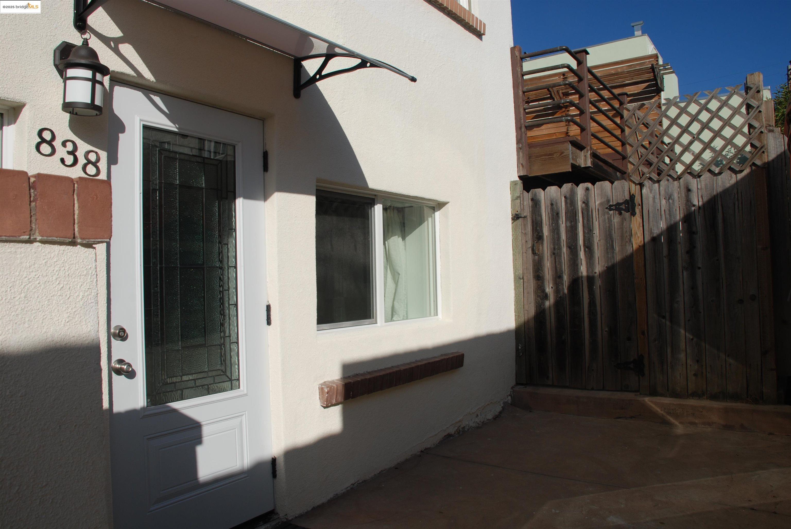 Detail Gallery Image 6 of 39 For 838 Vermont St, Oakland,  CA 94610 - 2 Beds | 2 Baths