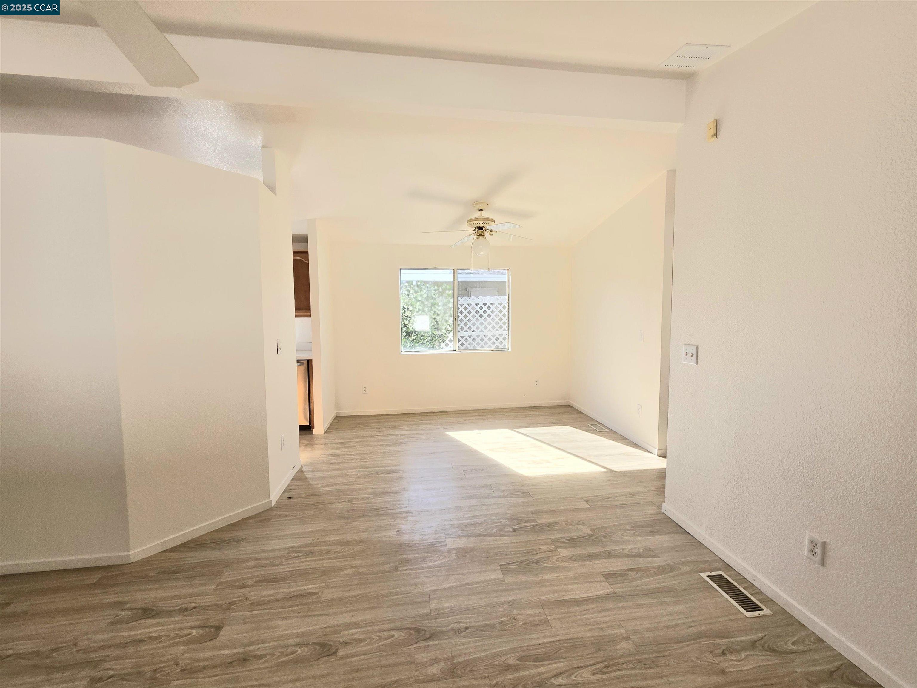 Detail Gallery Image 14 of 54 For 189 Kona Cir, Pittsburg,  CA 94565 - 2 Beds | 2 Baths