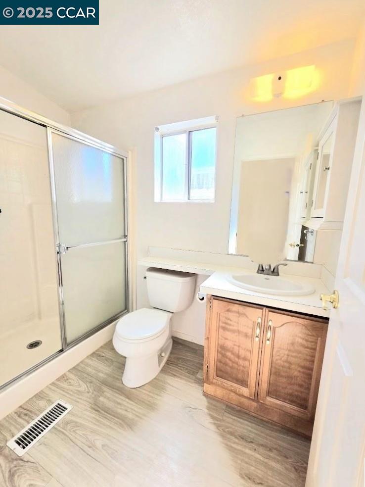 Detail Gallery Image 4 of 54 For 189 Kona Cir, Pittsburg,  CA 94565 - 2 Beds | 2 Baths