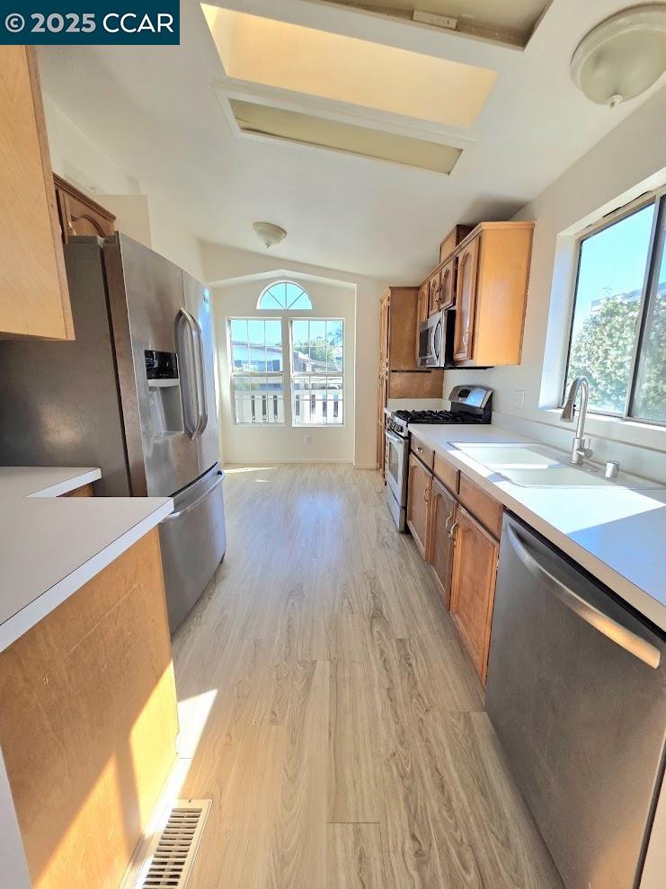 Detail Gallery Image 8 of 54 For 189 Kona Cir, Pittsburg,  CA 94565 - 2 Beds | 2 Baths