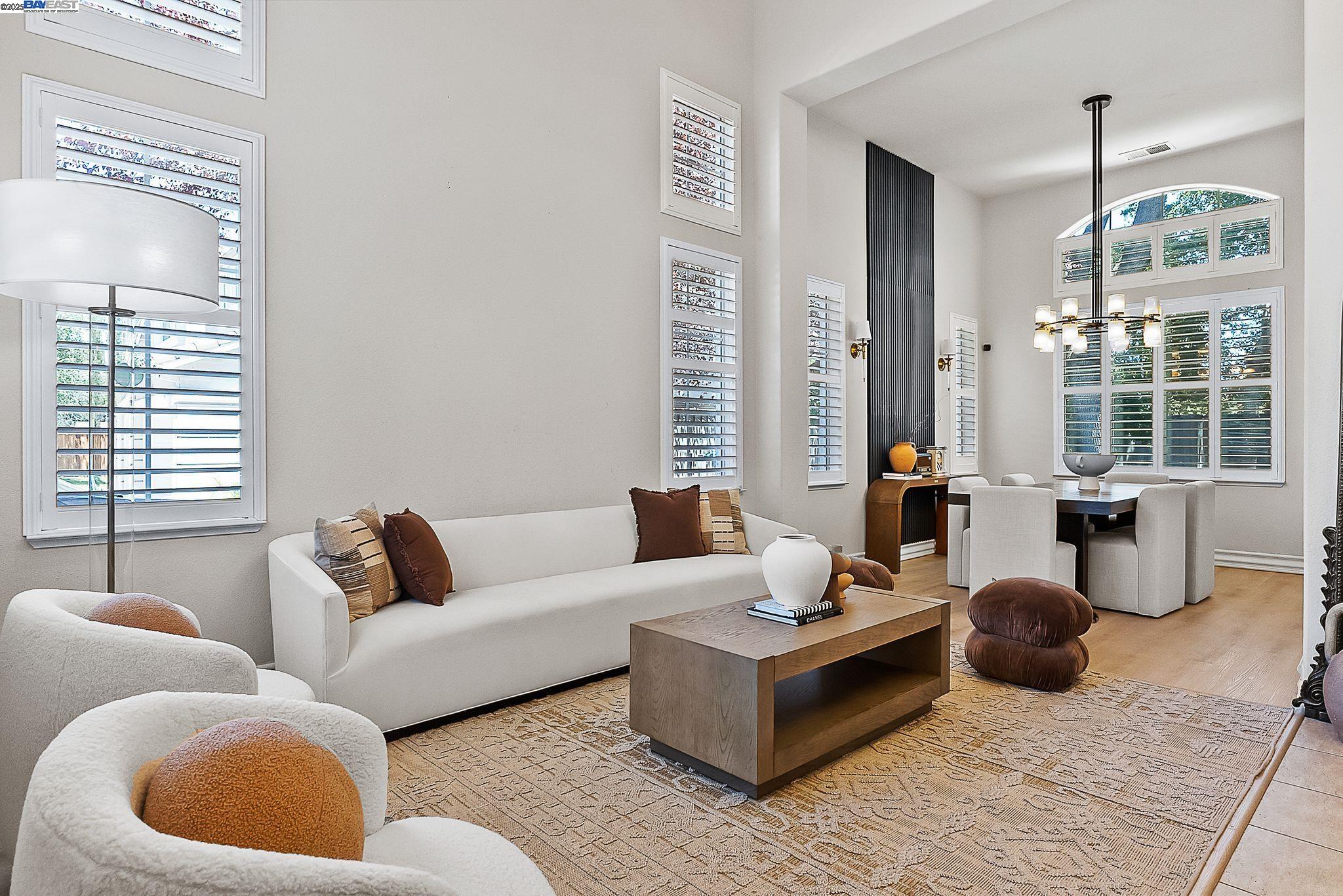 Detail Gallery Image 2 of 24 For 192 Mayhew Way, Walnut Creek,  CA 94597 - 5 Beds | 3 Baths