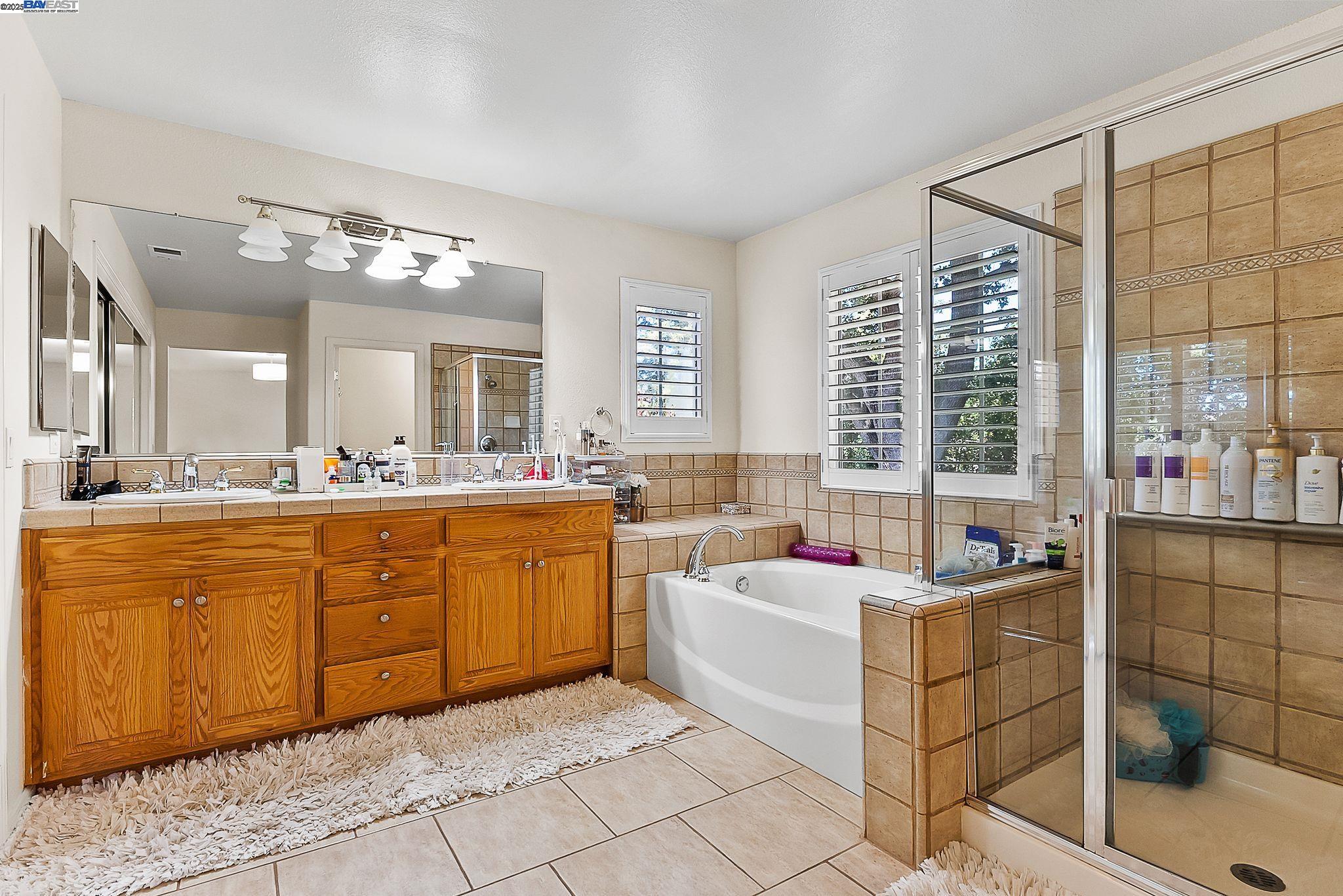 Detail Gallery Image 16 of 24 For 192 Mayhew Way, Walnut Creek,  CA 94597 - 5 Beds | 3 Baths