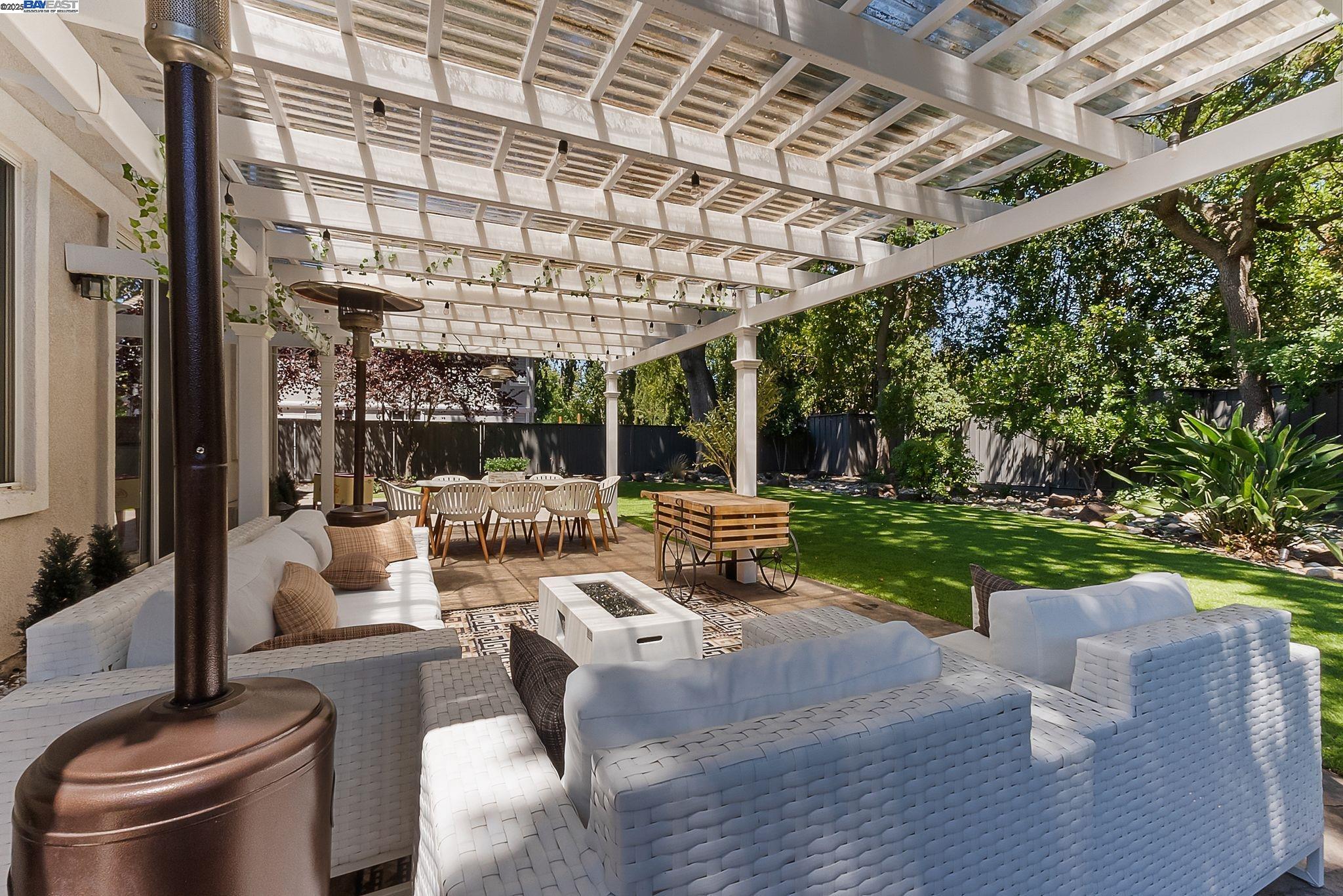 Detail Gallery Image 20 of 24 For 192 Mayhew Way, Walnut Creek,  CA 94597 - 5 Beds | 3 Baths