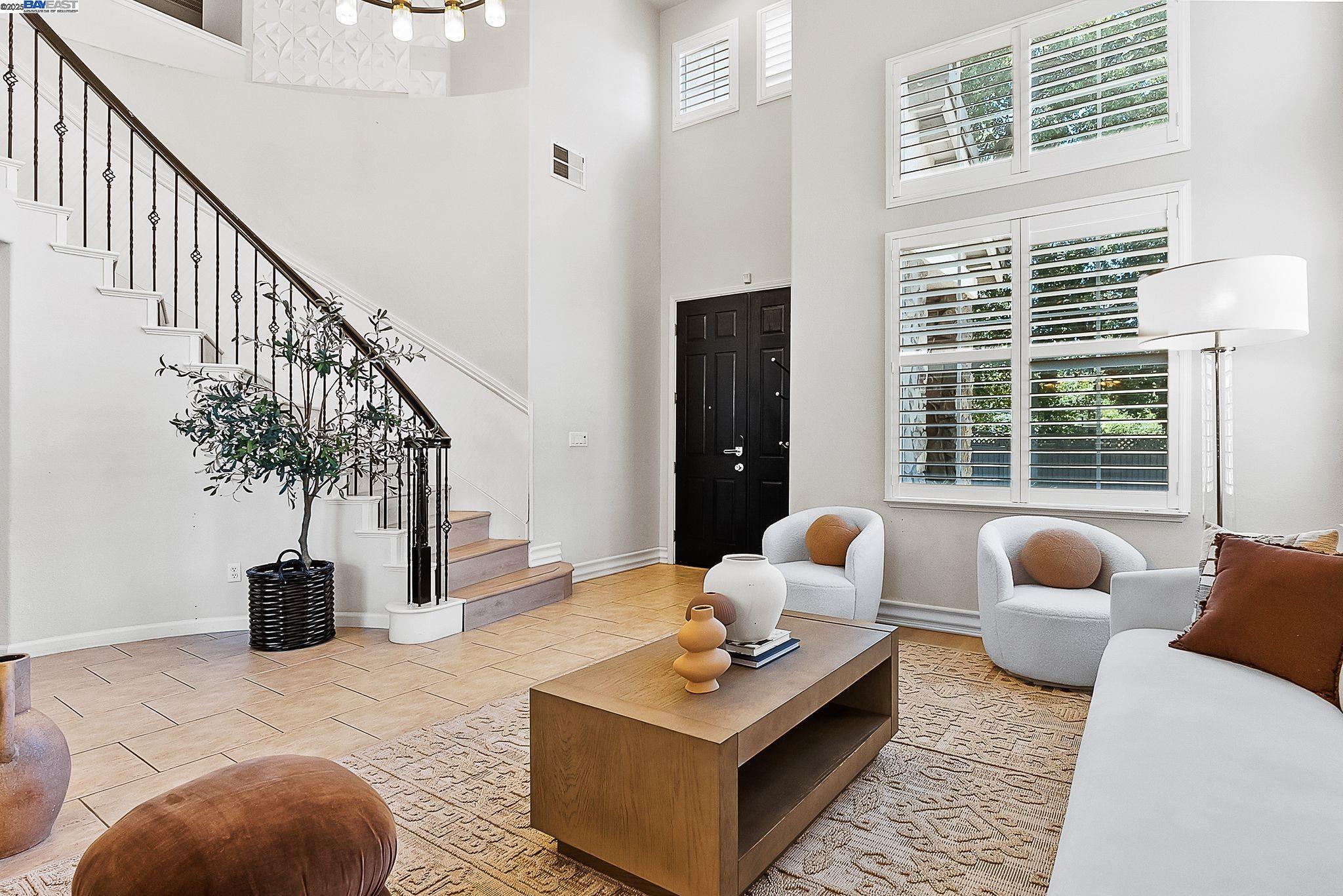 Detail Gallery Image 3 of 24 For 192 Mayhew Way, Walnut Creek,  CA 94597 - 5 Beds | 3 Baths