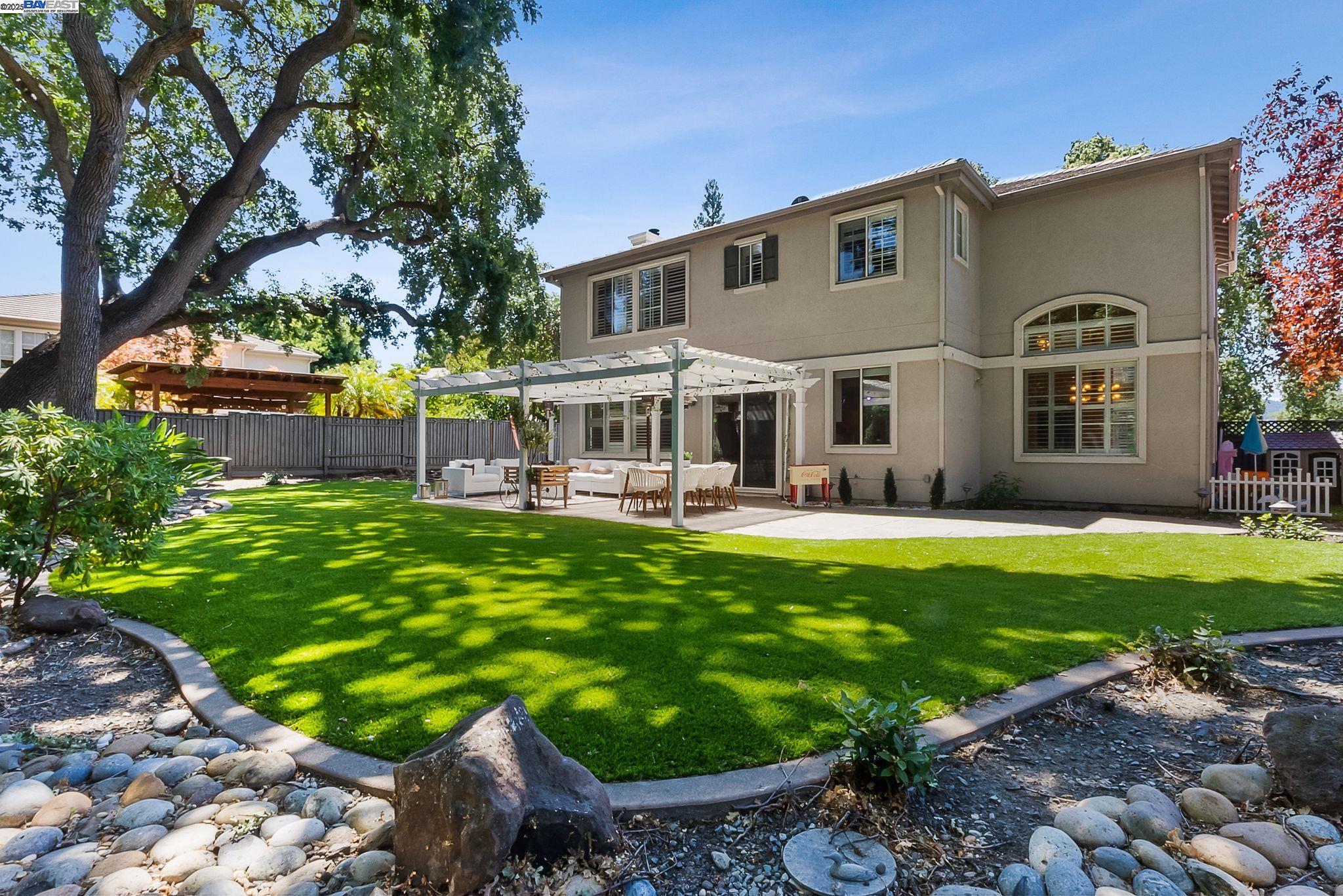 Detail Gallery Image 21 of 24 For 192 Mayhew Way, Walnut Creek,  CA 94597 - 5 Beds | 3 Baths