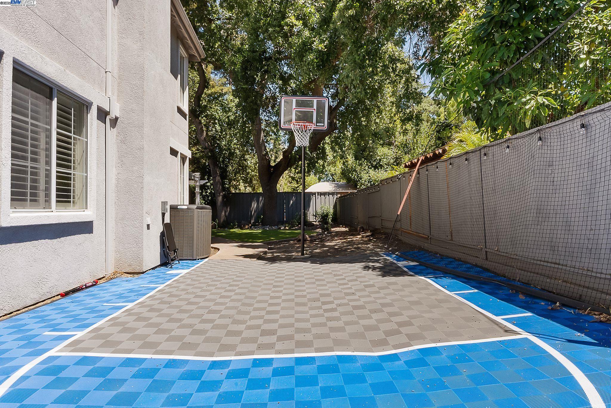 Detail Gallery Image 23 of 24 For 192 Mayhew Way, Walnut Creek,  CA 94597 - 5 Beds | 3 Baths