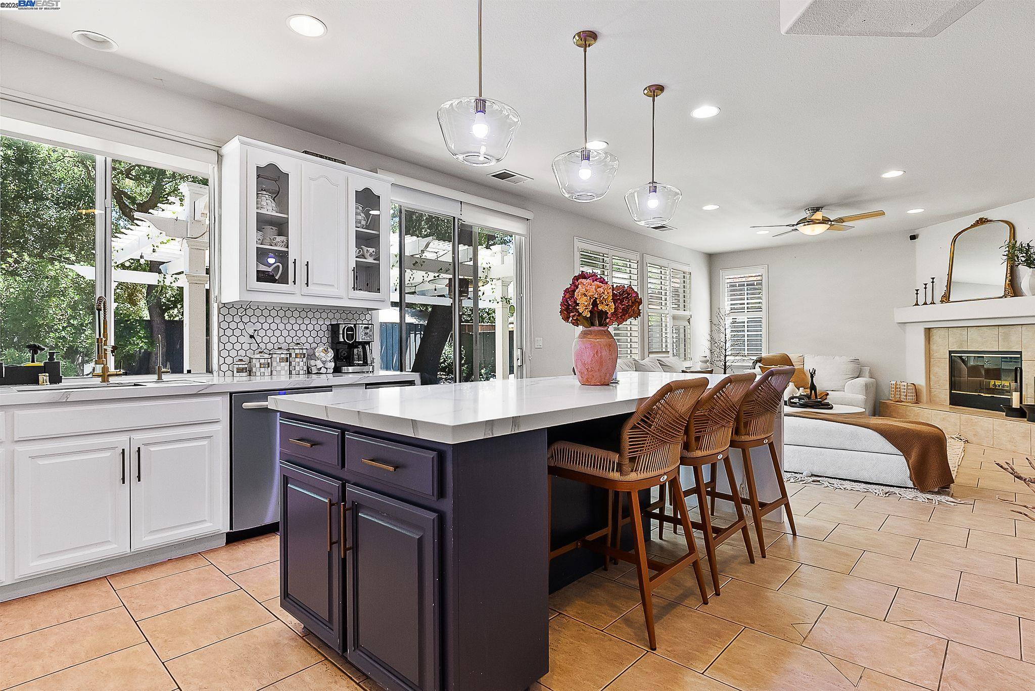 Detail Gallery Image 6 of 24 For 192 Mayhew Way, Walnut Creek,  CA 94597 - 5 Beds | 3 Baths