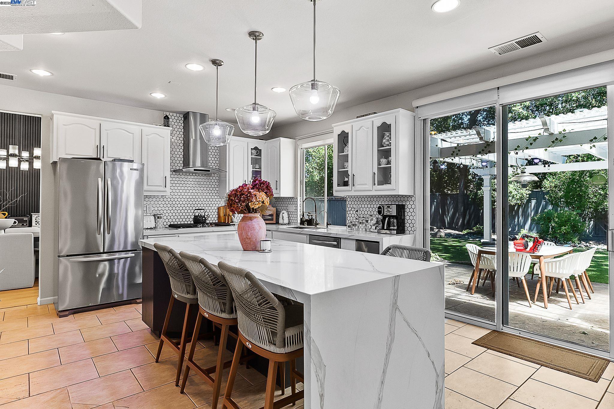 Detail Gallery Image 7 of 24 For 192 Mayhew Way, Walnut Creek,  CA 94597 - 5 Beds | 3 Baths