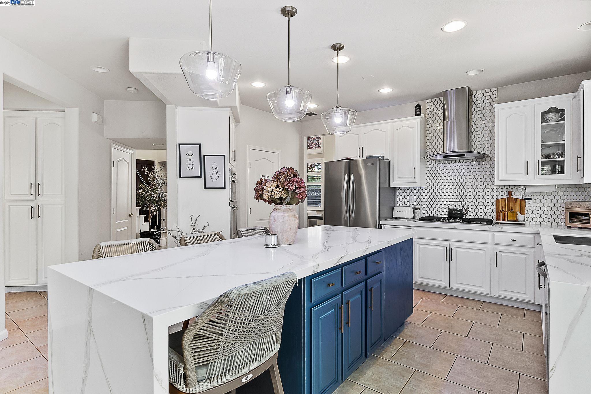 Detail Gallery Image 8 of 24 For 192 Mayhew Way, Walnut Creek,  CA 94597 - 5 Beds | 3 Baths