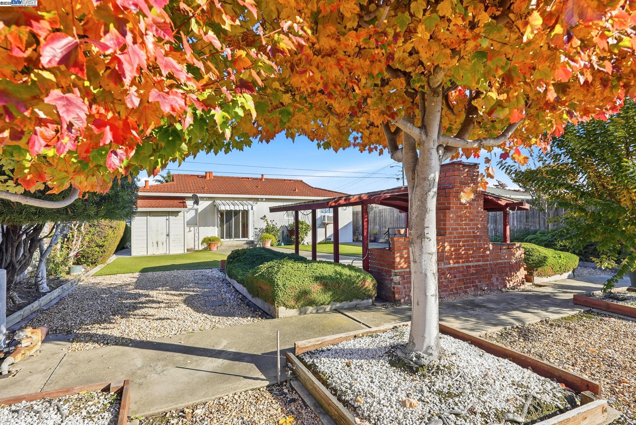 Detail Gallery Image 20 of 23 For 15329 Edgemoor St, San Leandro,  CA 94579 - 2 Beds | 1 Baths