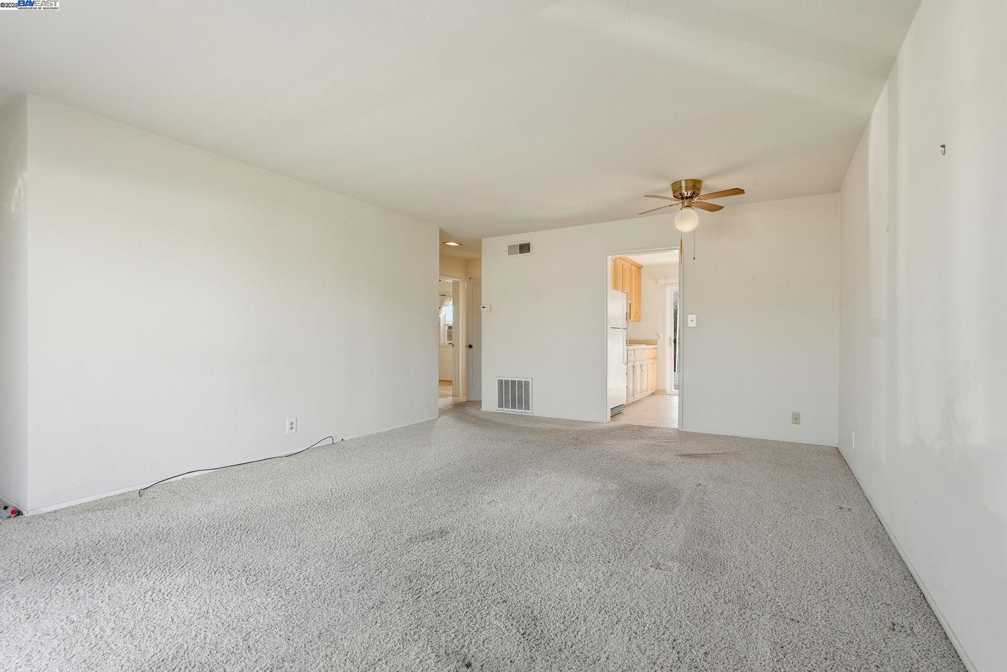 Detail Gallery Image 3 of 23 For 15329 Edgemoor St, San Leandro,  CA 94579 - 2 Beds | 1 Baths