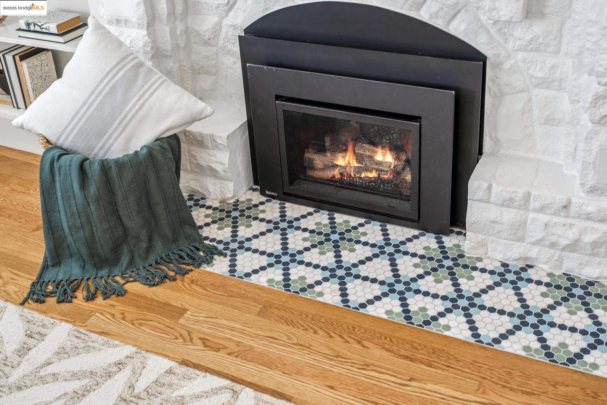 Detail Gallery Image 12 of 55 For 5522 Taft Ave, Oakland,  CA 94618 - 2 Beds | 2 Baths