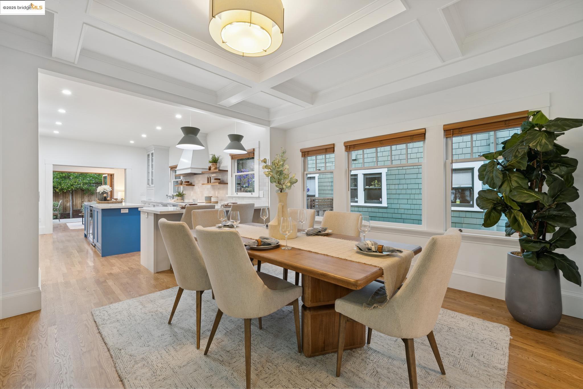 Detail Gallery Image 13 of 55 For 5522 Taft Ave, Oakland,  CA 94618 - 2 Beds | 2 Baths