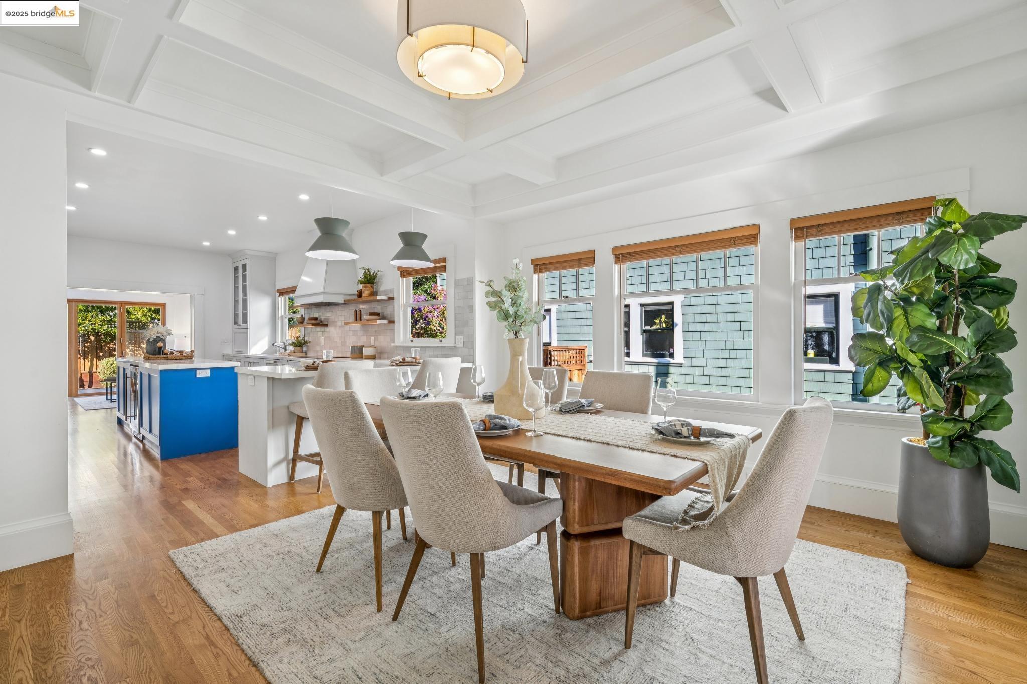 Detail Gallery Image 14 of 55 For 5522 Taft Ave, Oakland,  CA 94618 - 2 Beds | 2 Baths