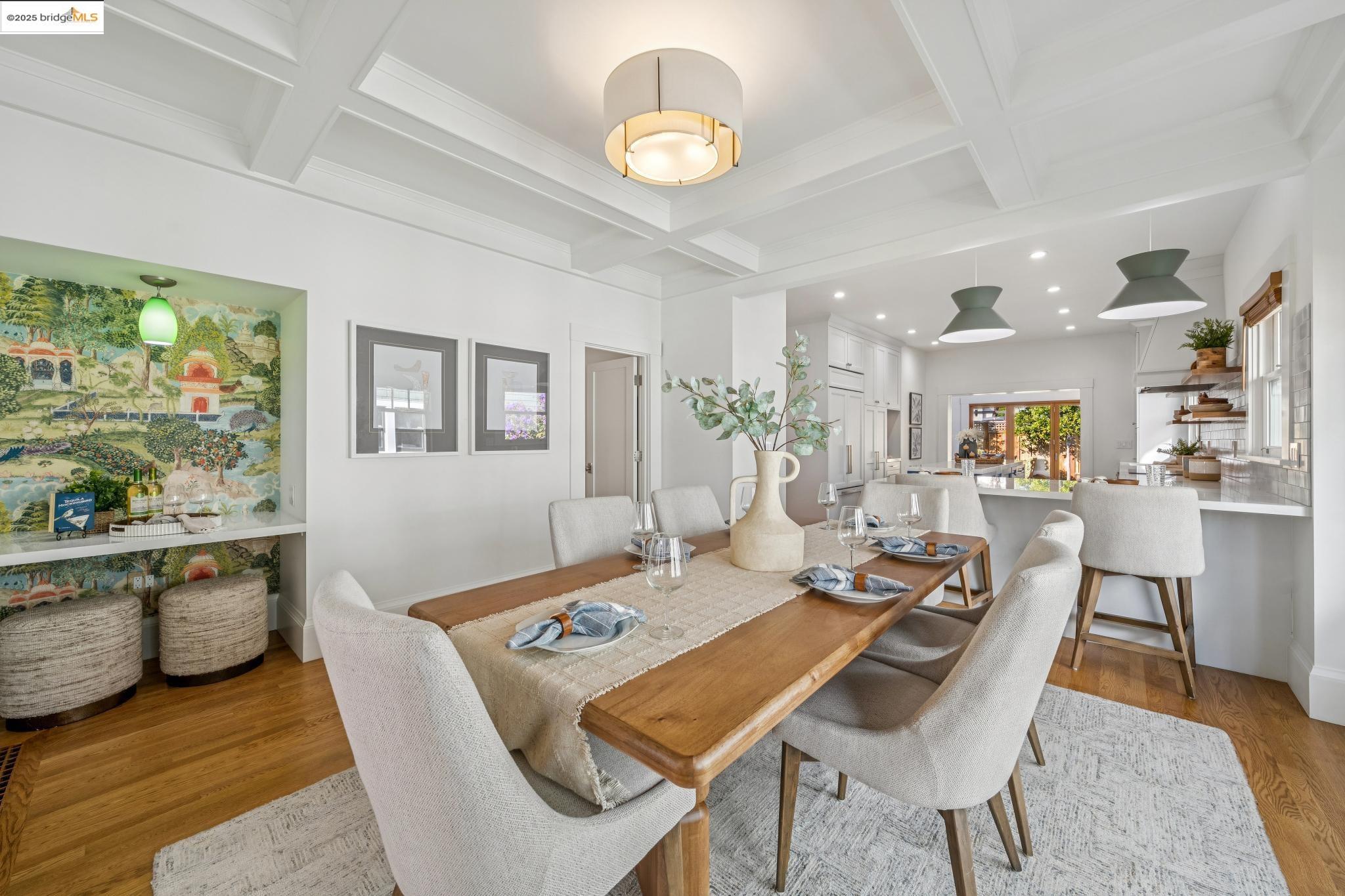 Detail Gallery Image 15 of 55 For 5522 Taft Ave, Oakland,  CA 94618 - 2 Beds | 2 Baths