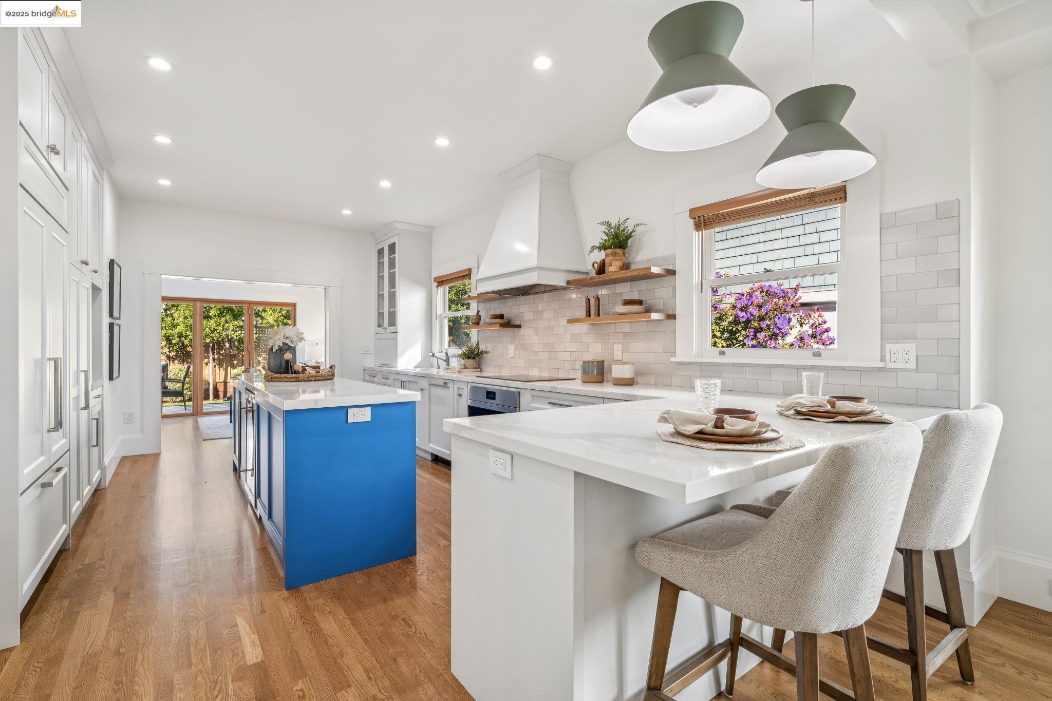 Detail Gallery Image 19 of 55 For 5522 Taft Ave, Oakland,  CA 94618 - 2 Beds | 2 Baths