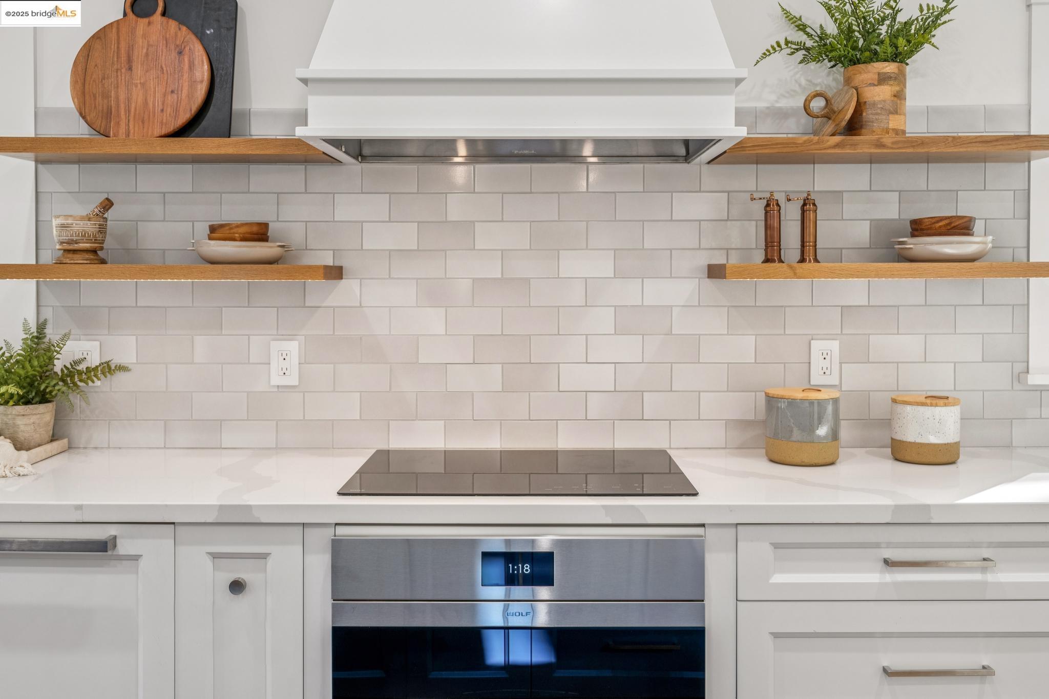 Detail Gallery Image 22 of 55 For 5522 Taft Ave, Oakland,  CA 94618 - 2 Beds | 2 Baths