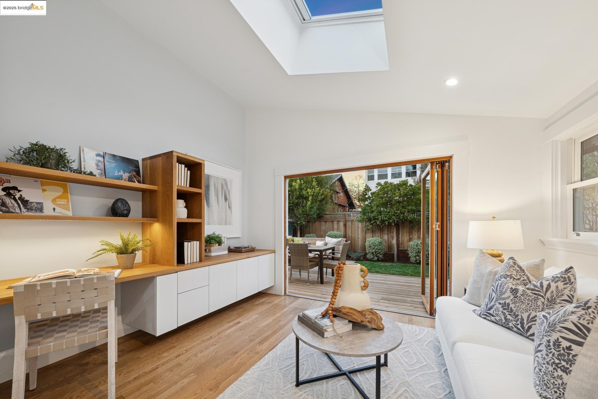 Detail Gallery Image 30 of 55 For 5522 Taft Ave, Oakland,  CA 94618 - 2 Beds | 2 Baths