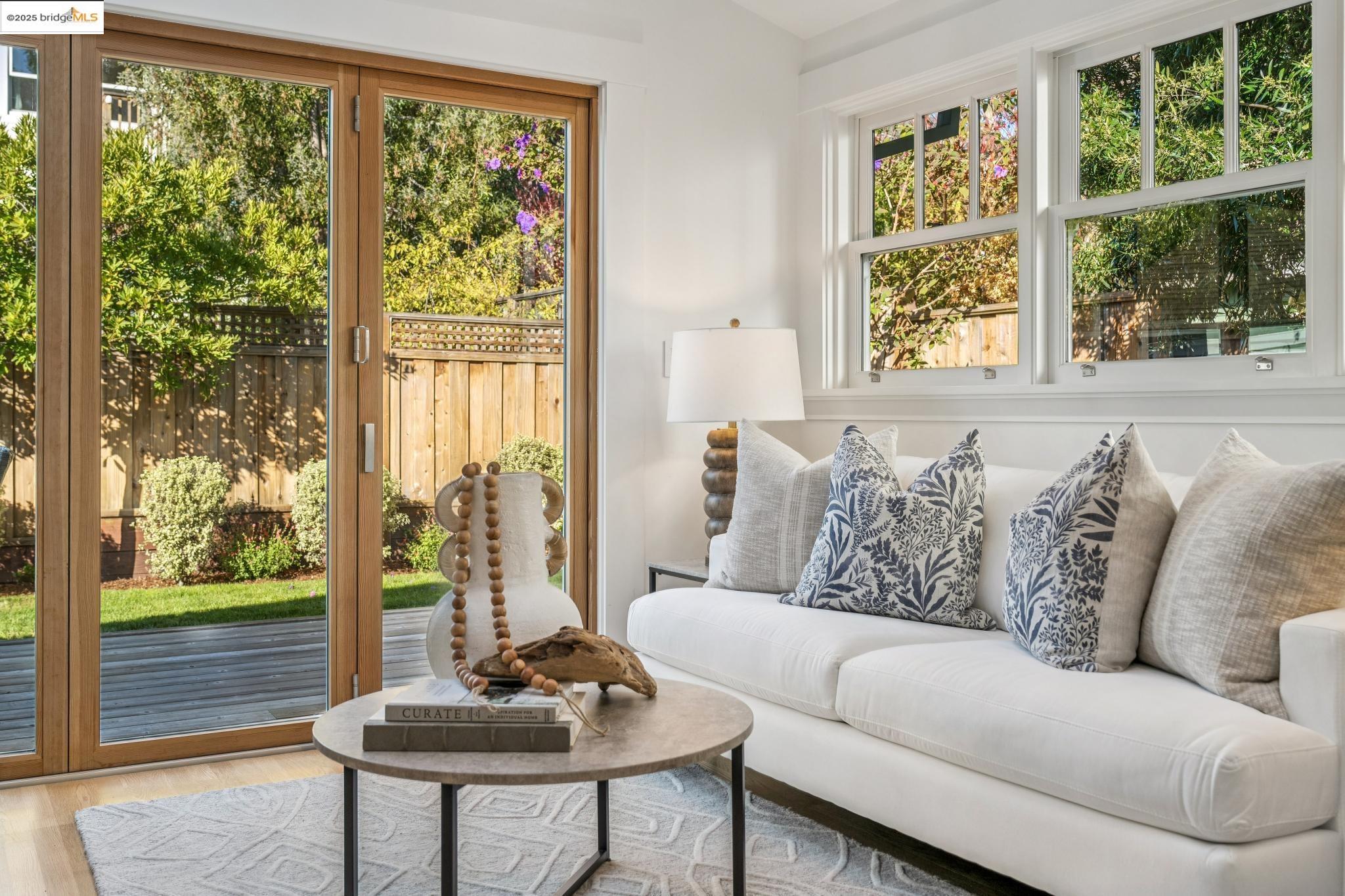 Detail Gallery Image 31 of 55 For 5522 Taft Ave, Oakland,  CA 94618 - 2 Beds | 2 Baths