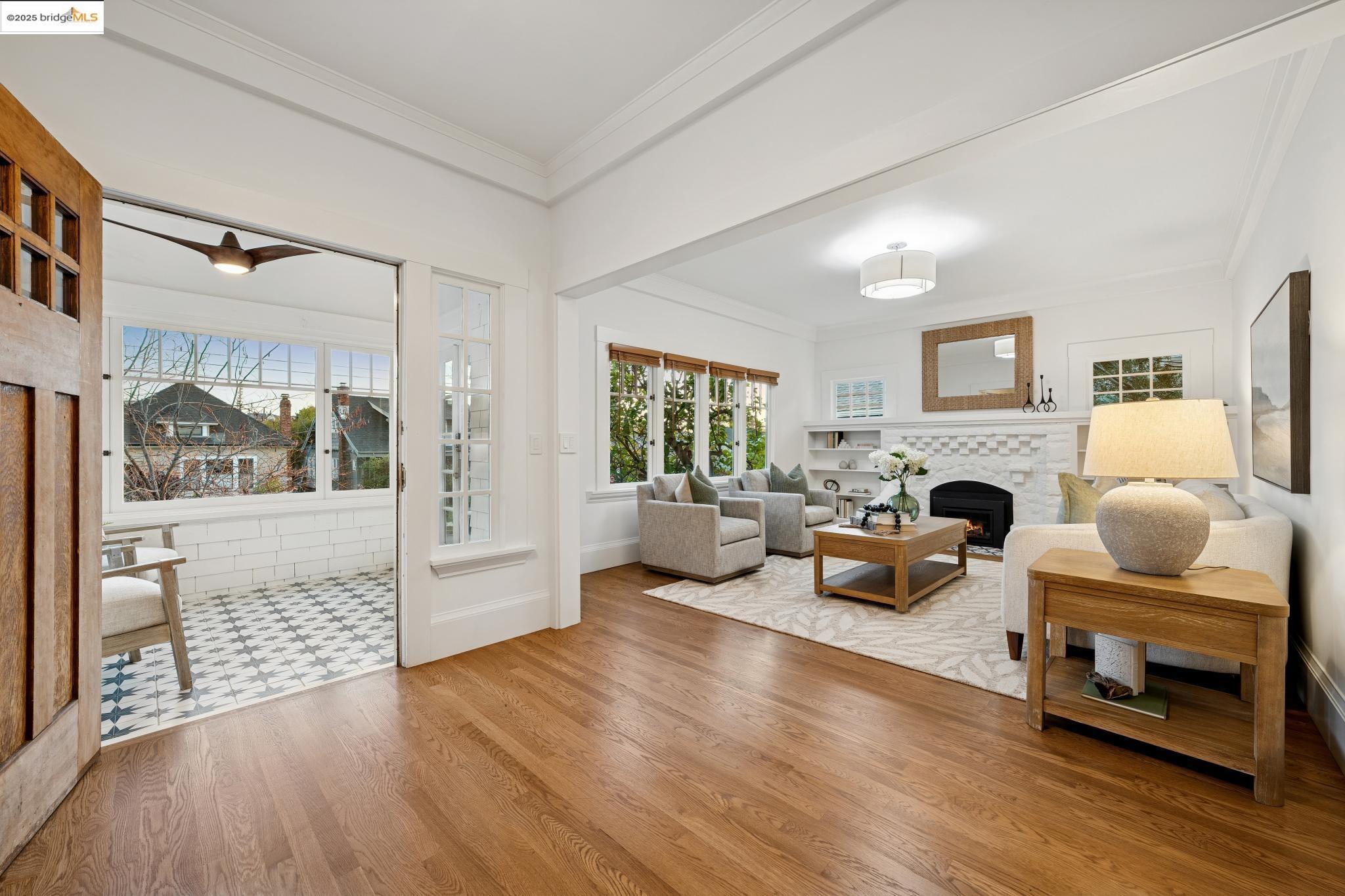 Detail Gallery Image 5 of 55 For 5522 Taft Ave, Oakland,  CA 94618 - 2 Beds | 2 Baths