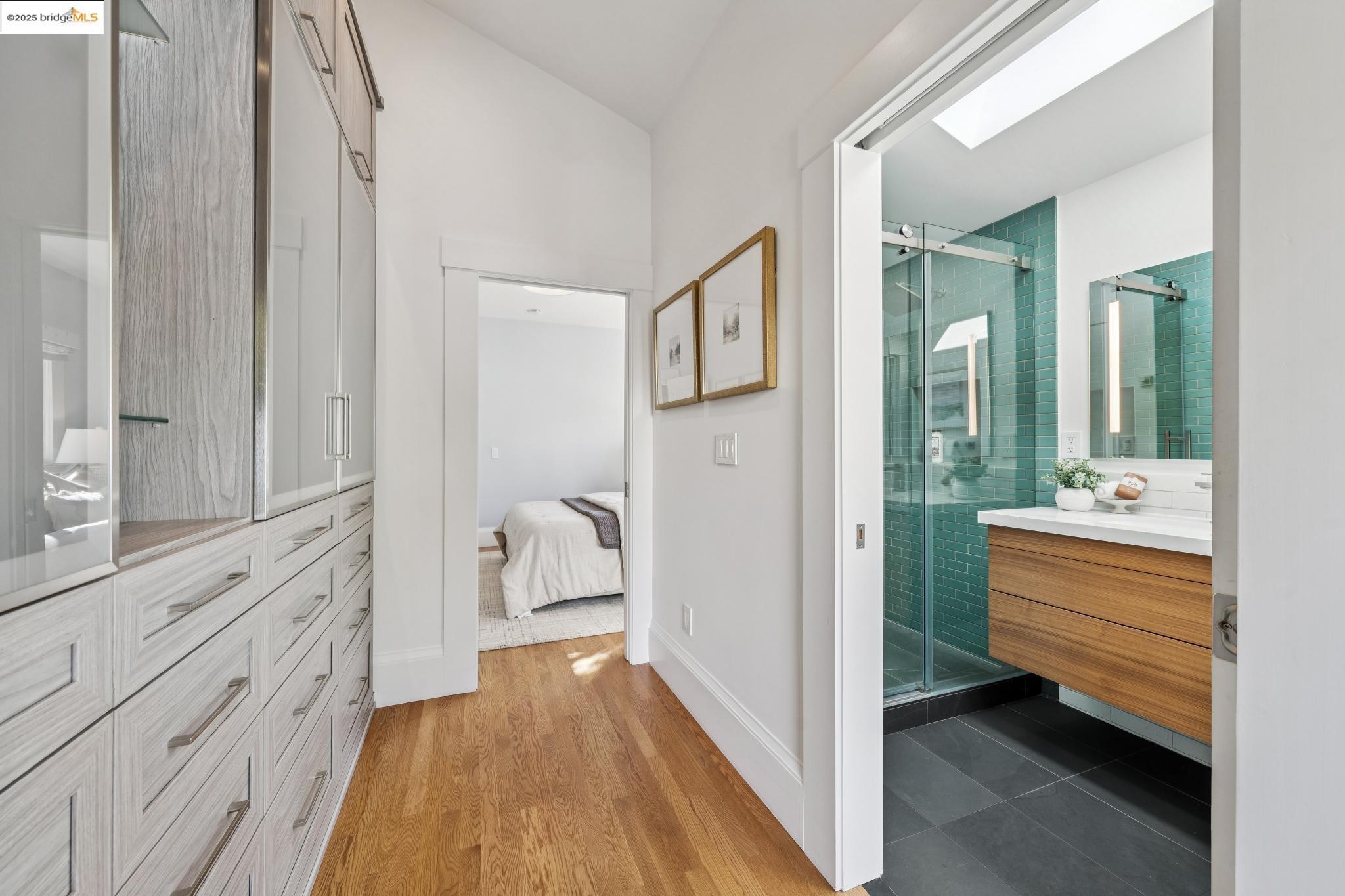 Detail Gallery Image 47 of 55 For 5522 Taft Ave, Oakland,  CA 94618 - 2 Beds | 2 Baths